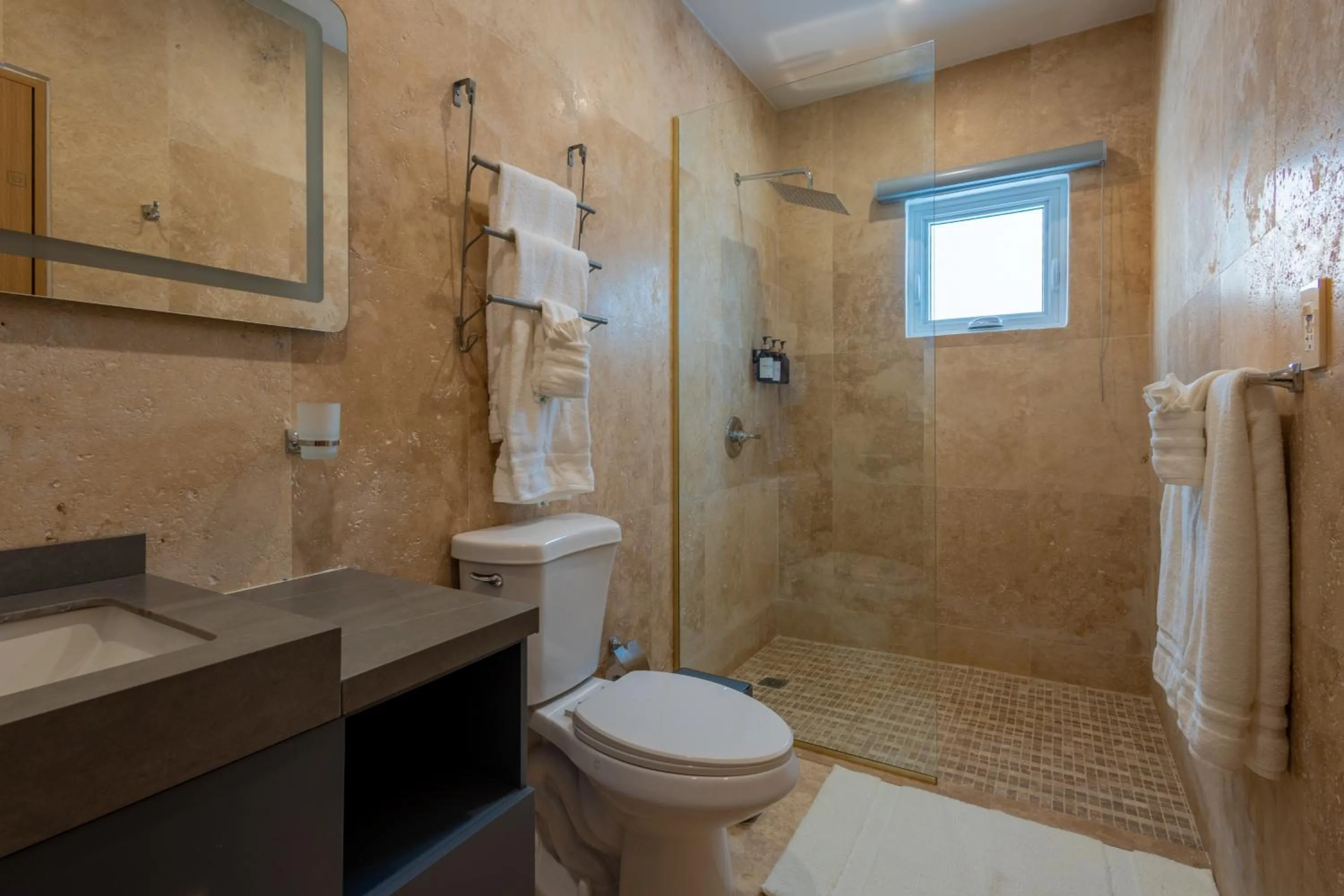 Shower in Anchors Hotel