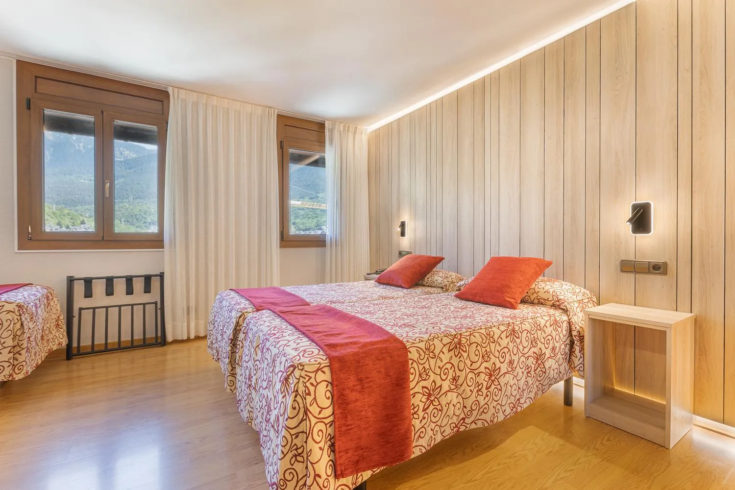 Bed in Hotel Eth Solan & SPA