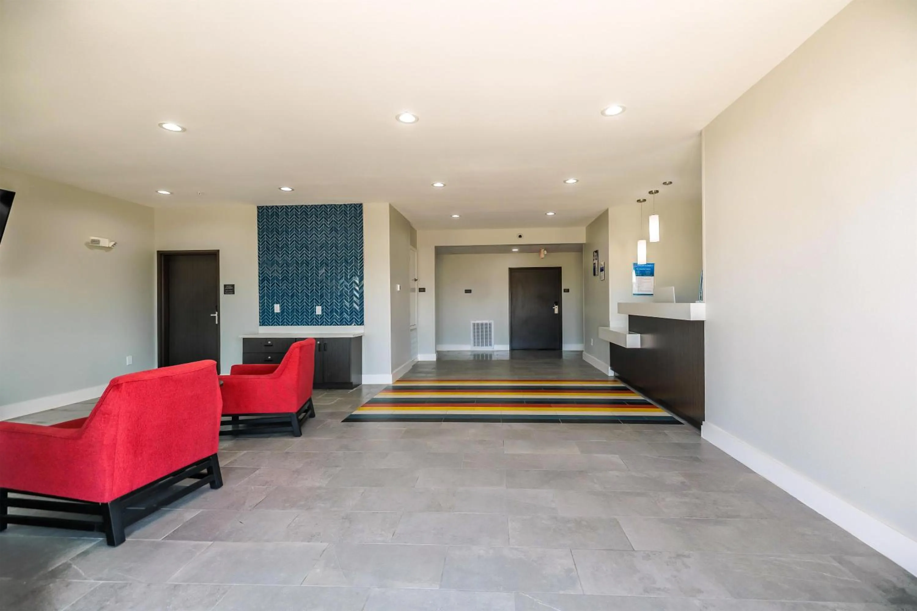 Lobby or reception in Studio 6 Giddings