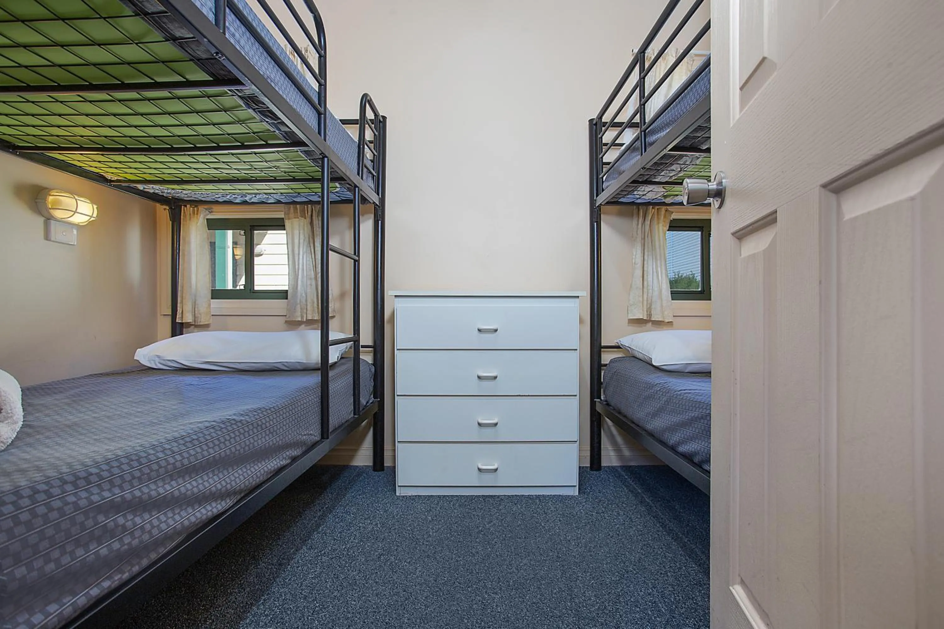 bunk bed, Bed in Hamilton Caravan Park