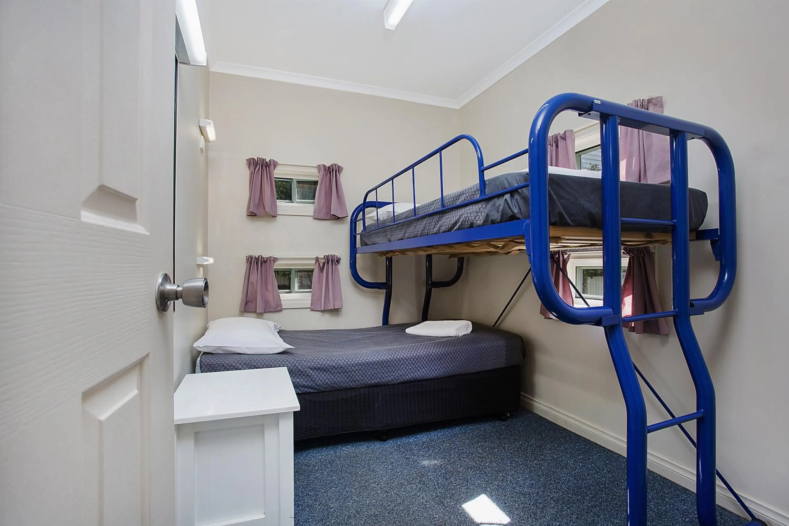 bunk bed, Bed in Hamilton Caravan Park