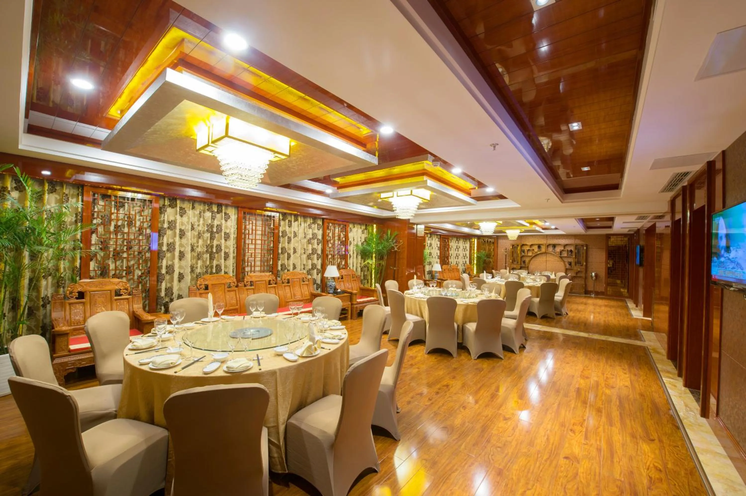 Restaurant/places to eat in Huachen International Hotel