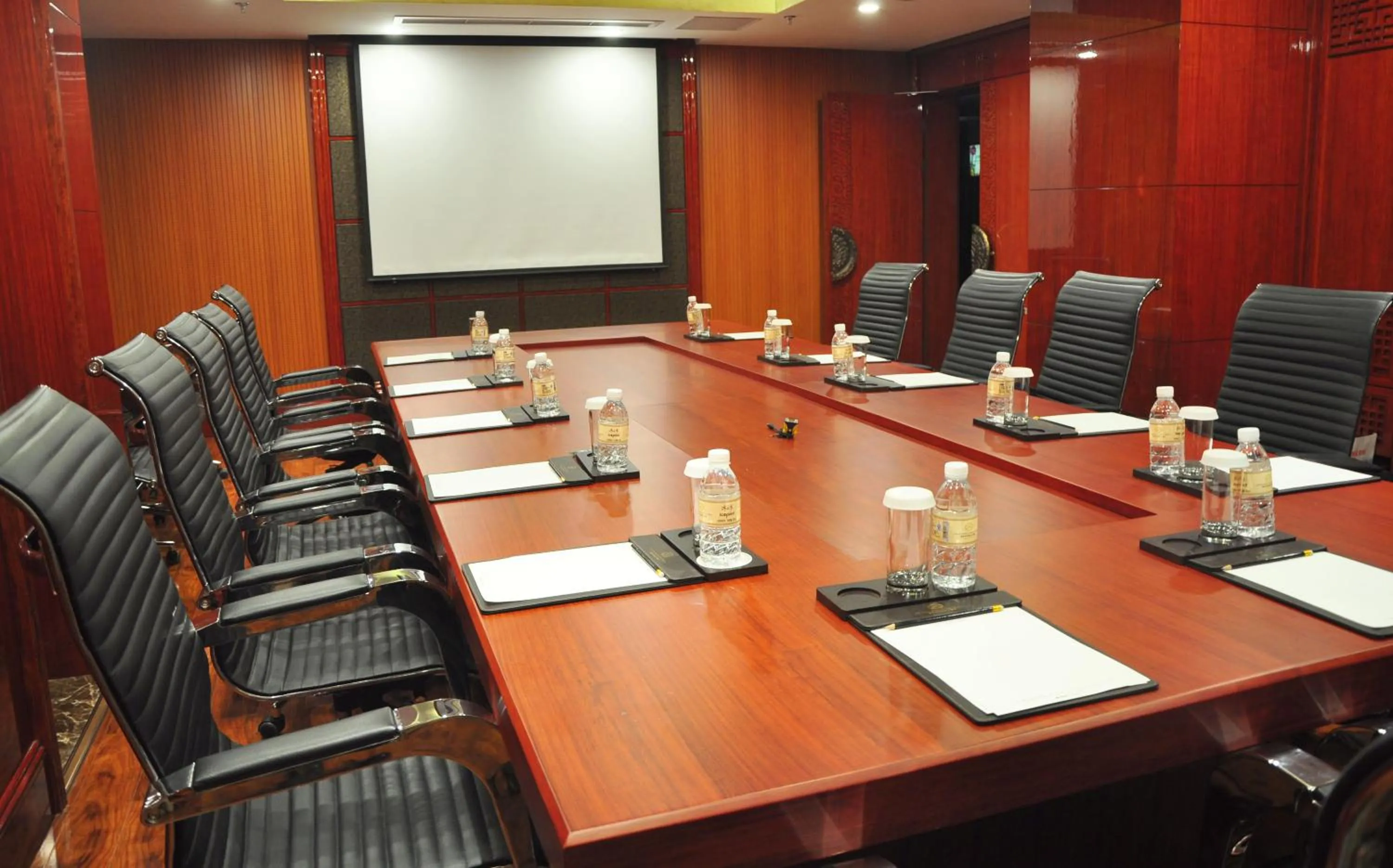 Area and facilities in Huachen International Hotel