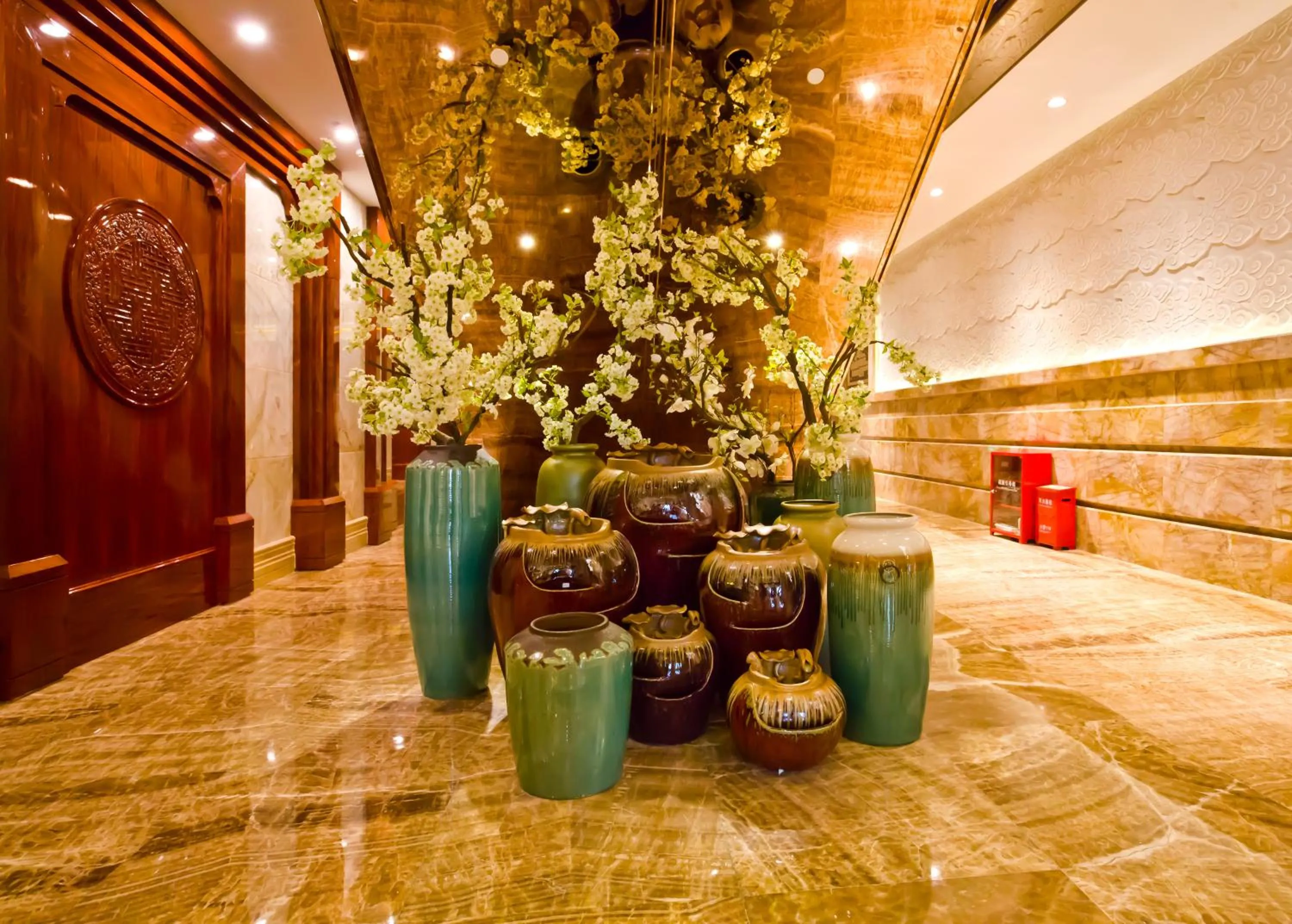 Decorative detail in Huachen International Hotel