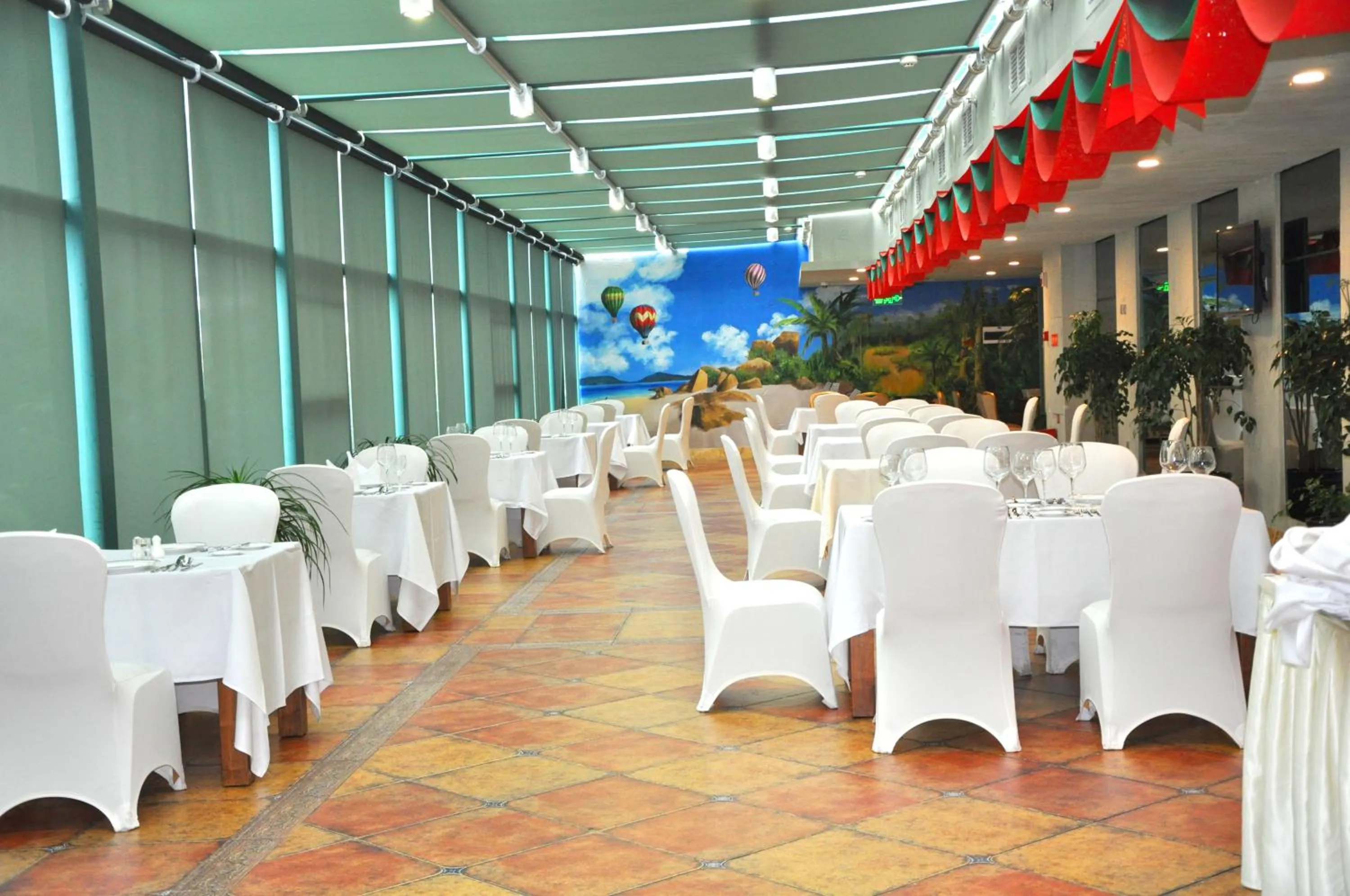 Restaurant/places to eat in Huachen International Hotel