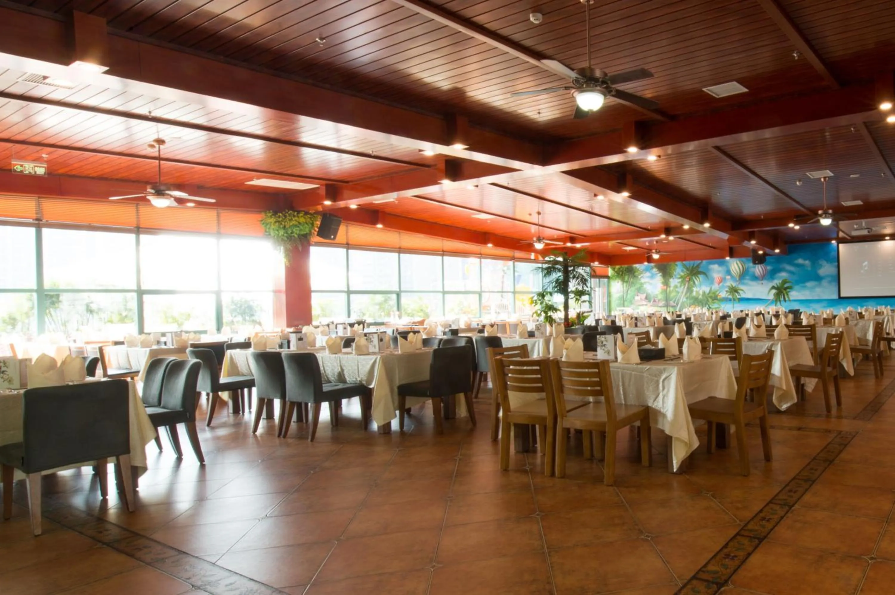 Restaurant/places to eat in Huachen International Hotel