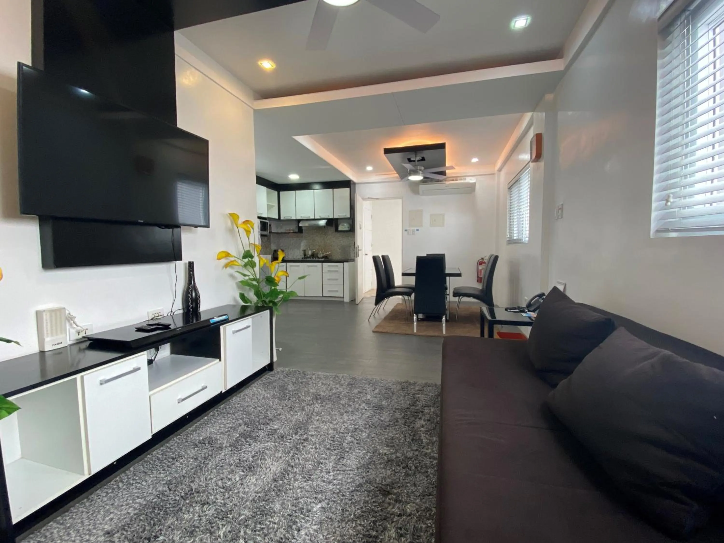 TV and multimedia in Lalaguna Villas Luxury Dive Resort and Spa