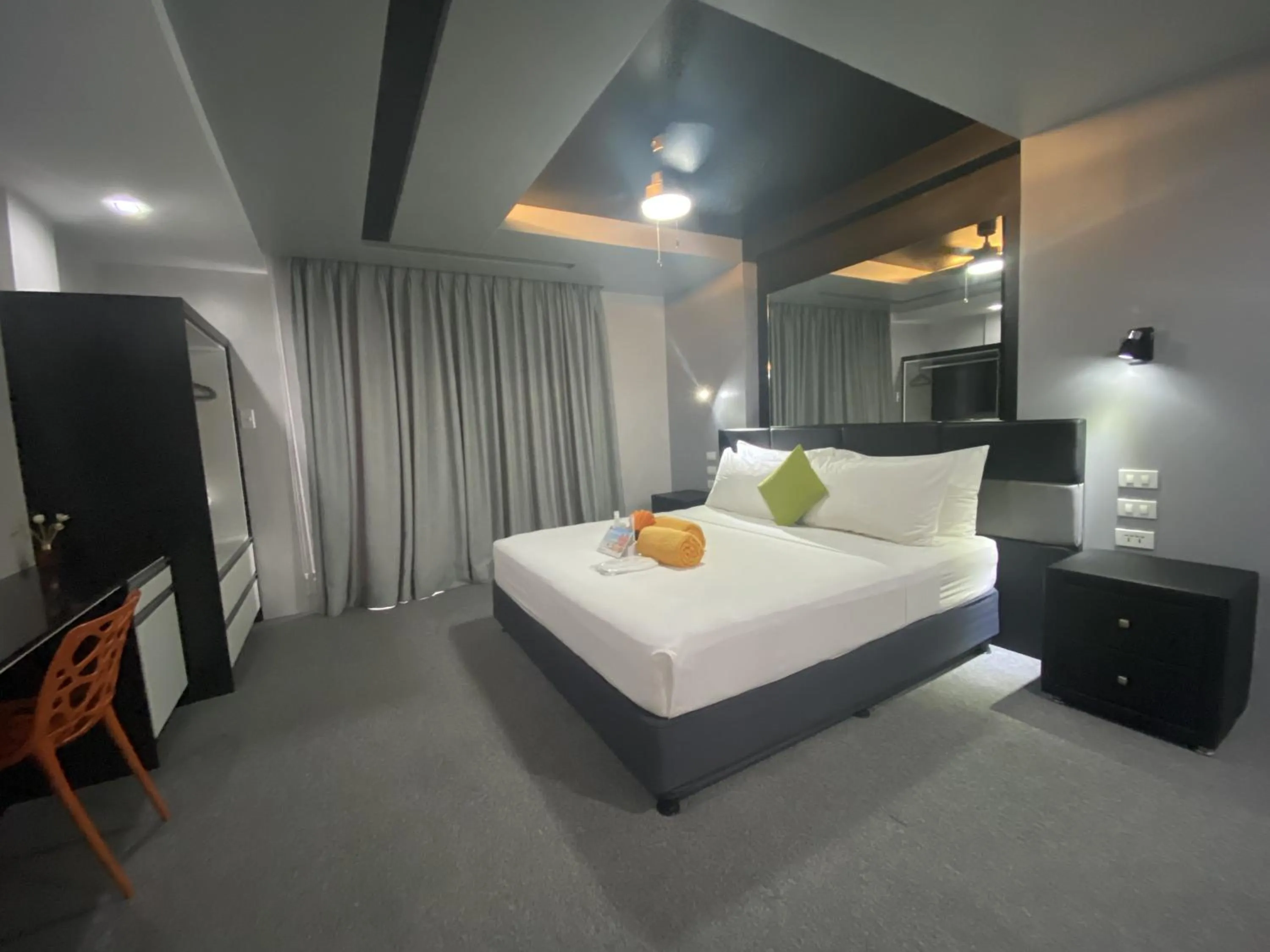 TV and multimedia, Bed in Lalaguna Villas Luxury Dive Resort and Spa