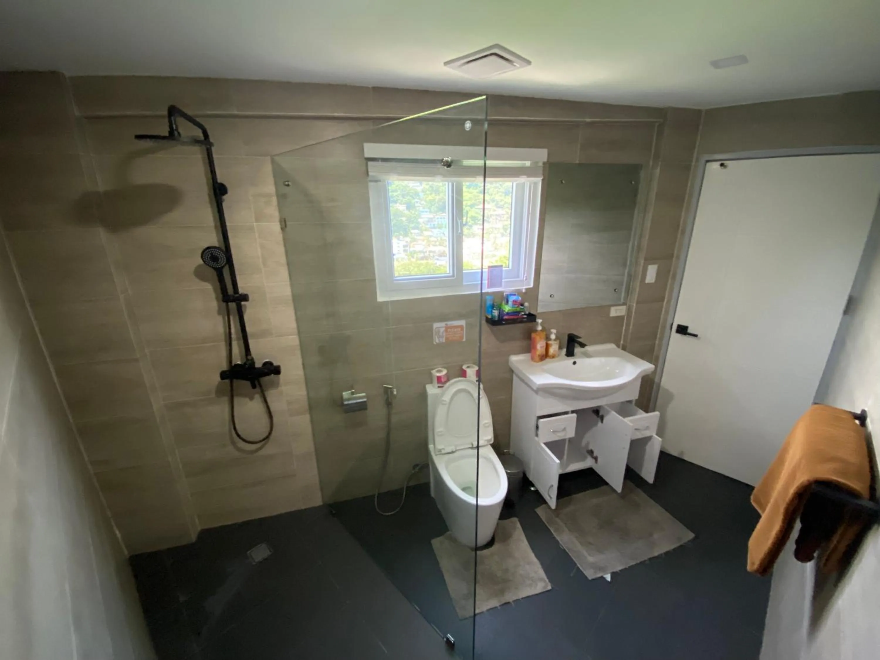 Bathroom in Lalaguna Villas Luxury Dive Resort and Spa