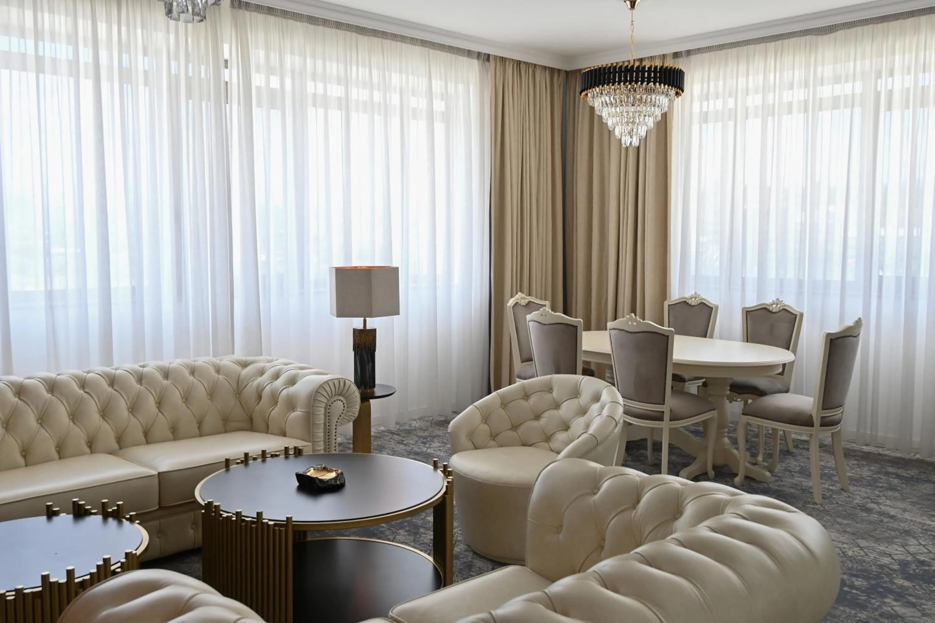 Living room in Aleksandar Palace Hotel Congress Center & SPA