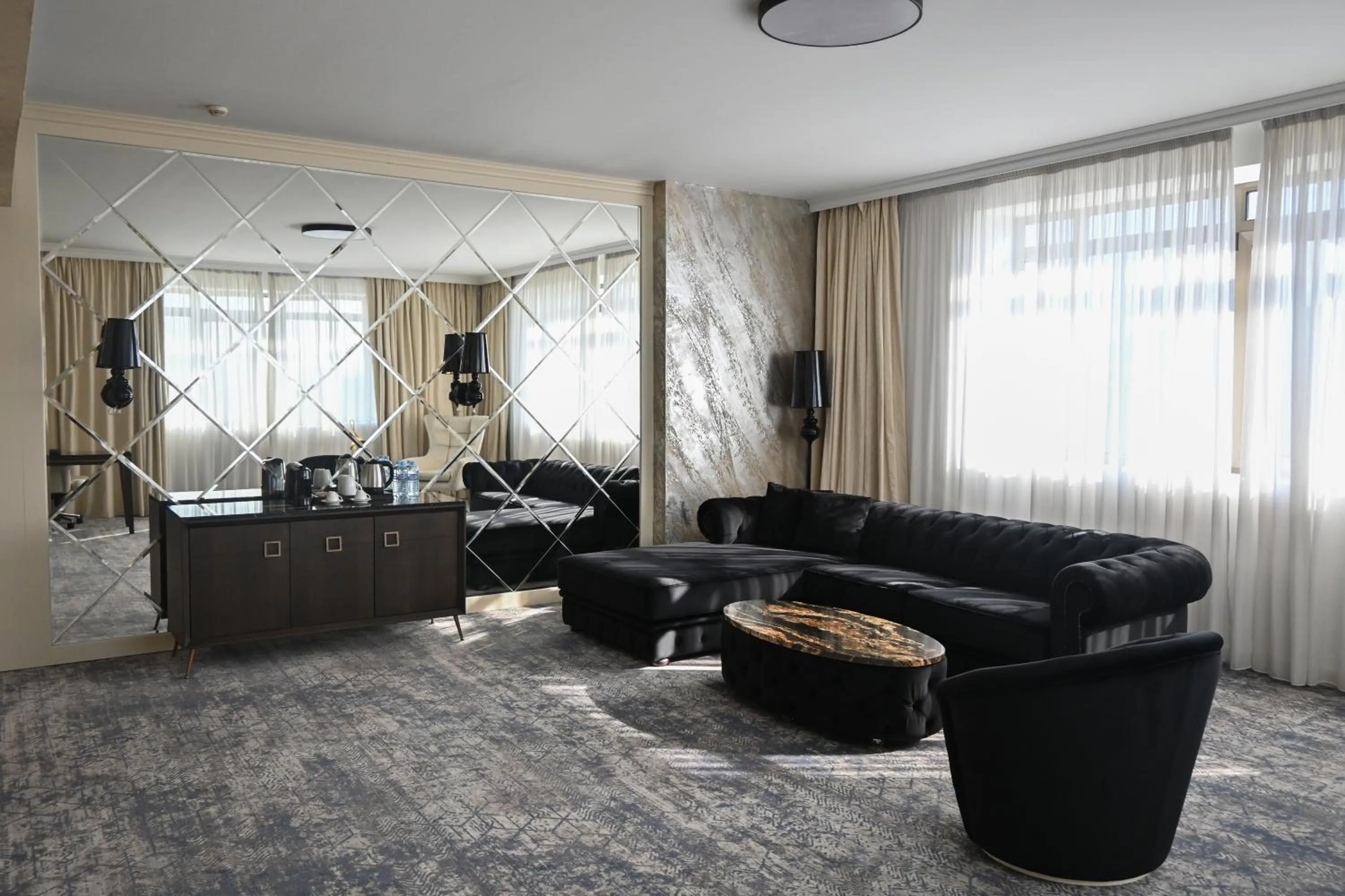 Living room in Aleksandar Palace Hotel Congress Center & SPA