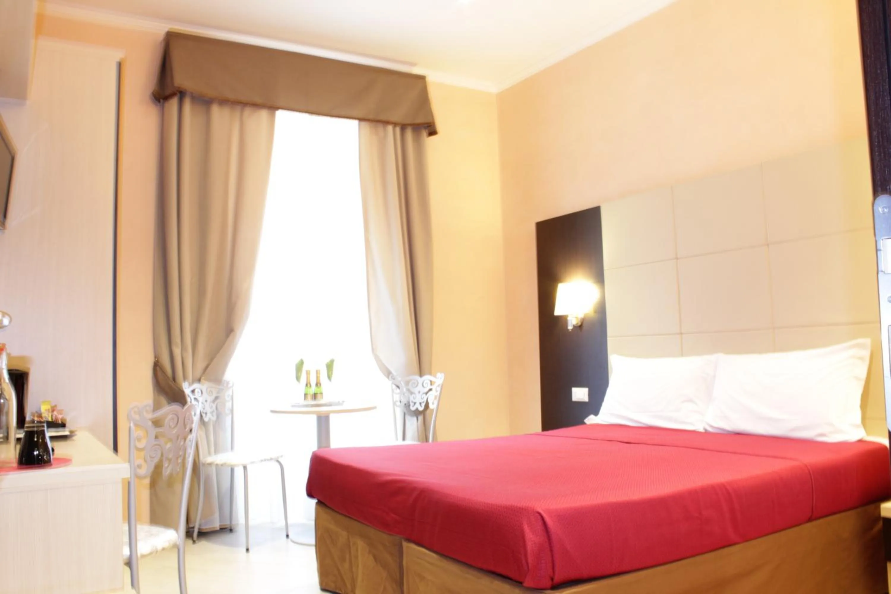 Coffee/tea facilities, Bed in Candia Inn Vatican