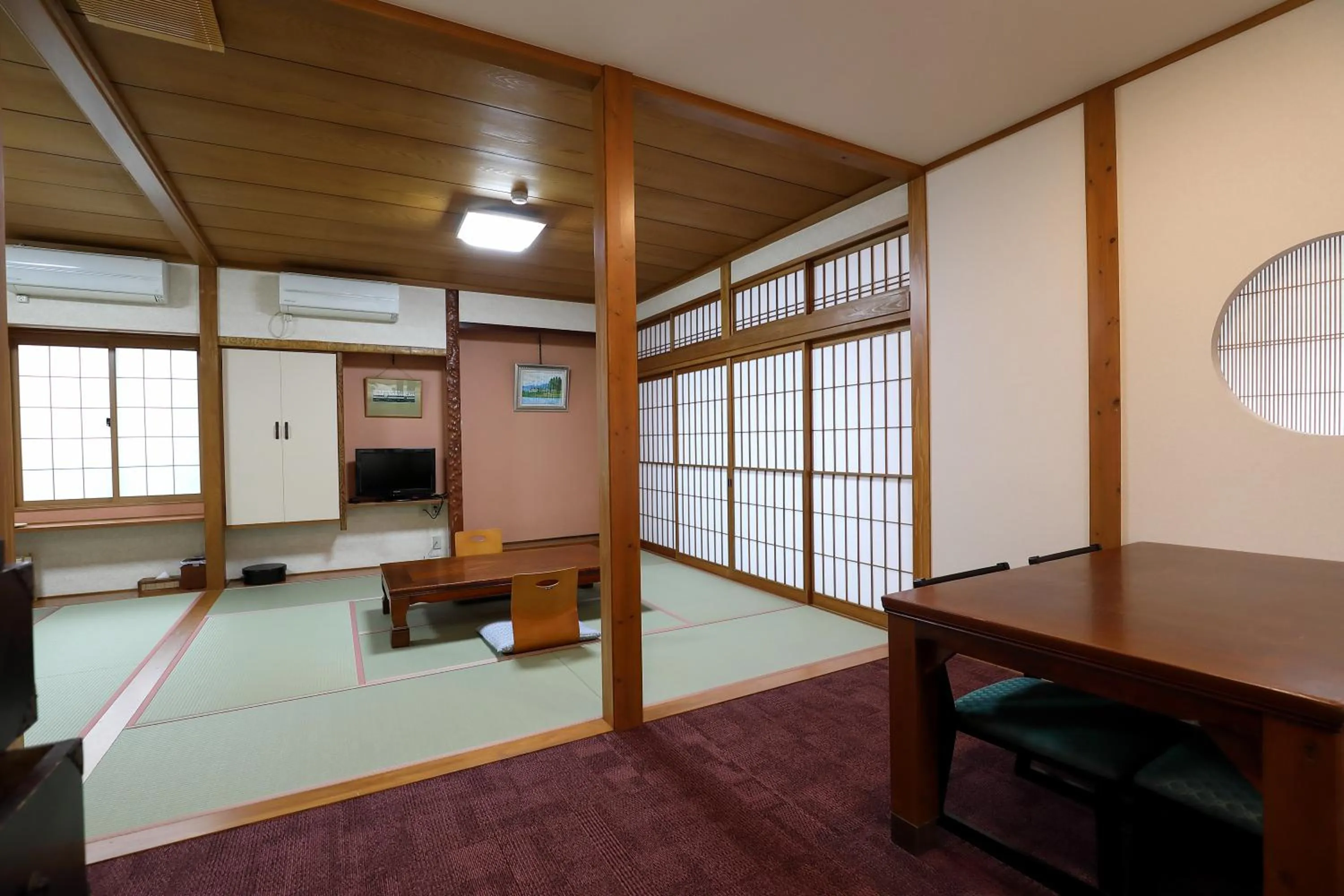 TV and multimedia in Tsukasaya Ryokan