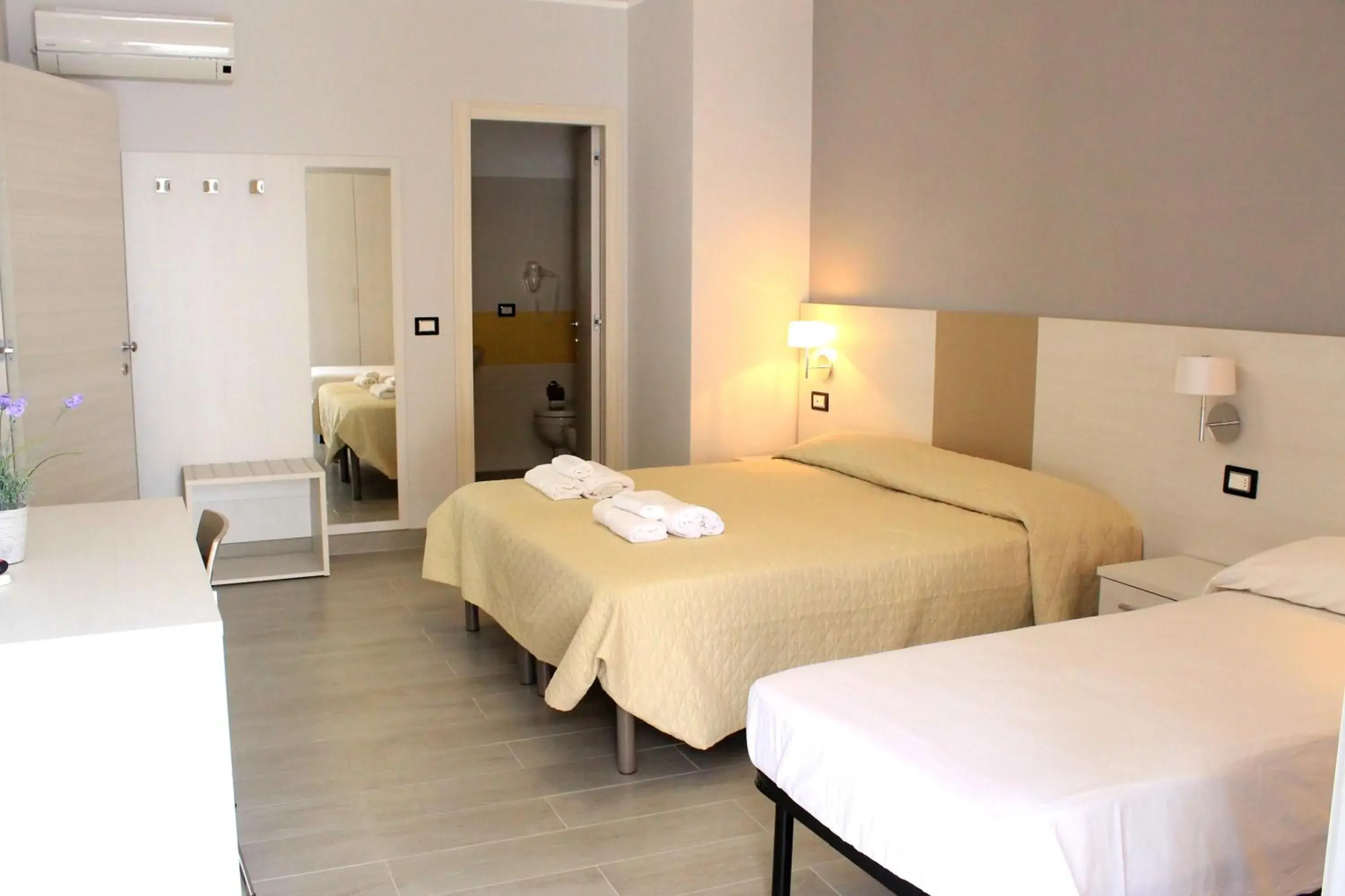 Triple Room in Meublé Leonetti Triple Room in Meublé Leonetti