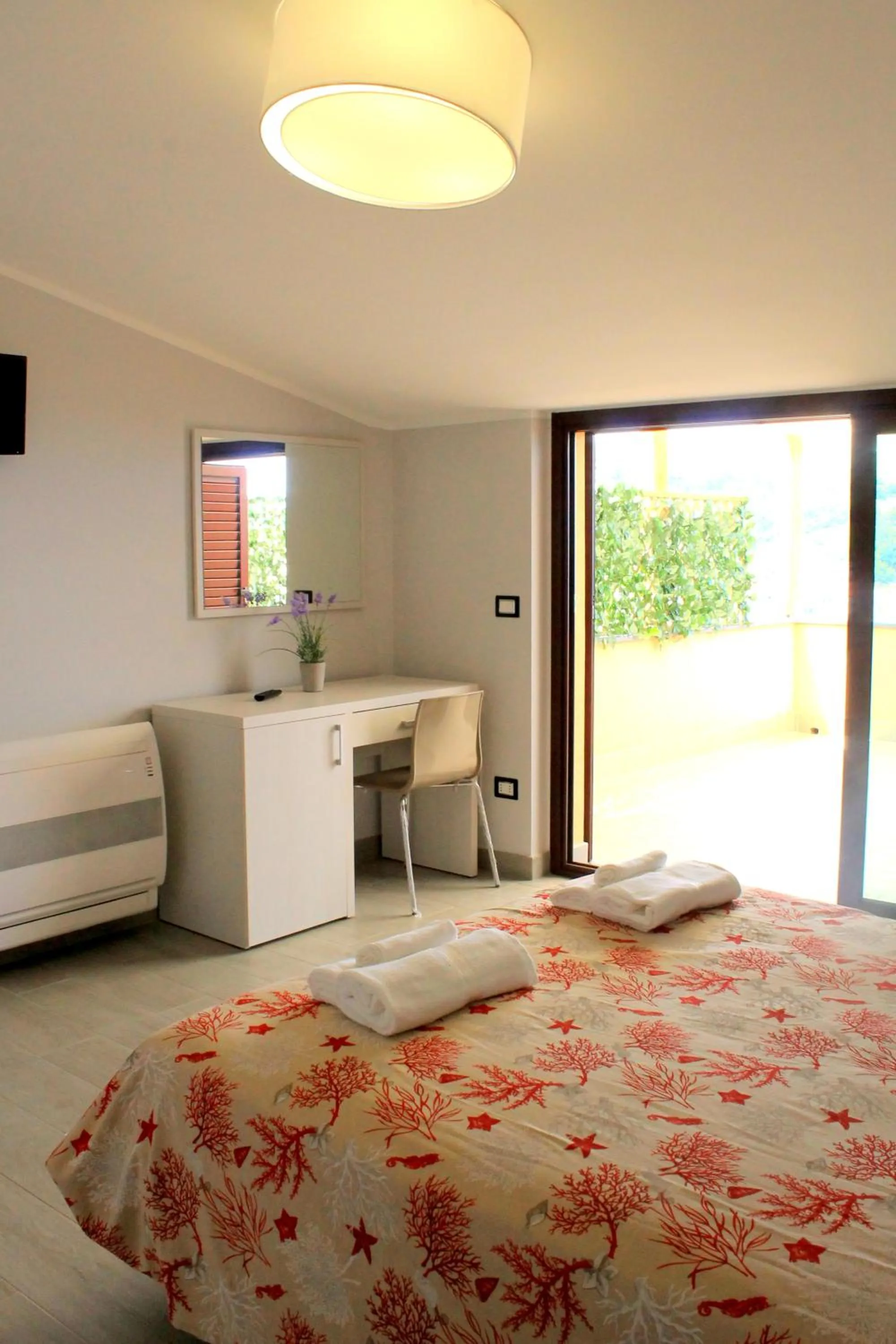 Patio, Bed in Meublé Leonetti