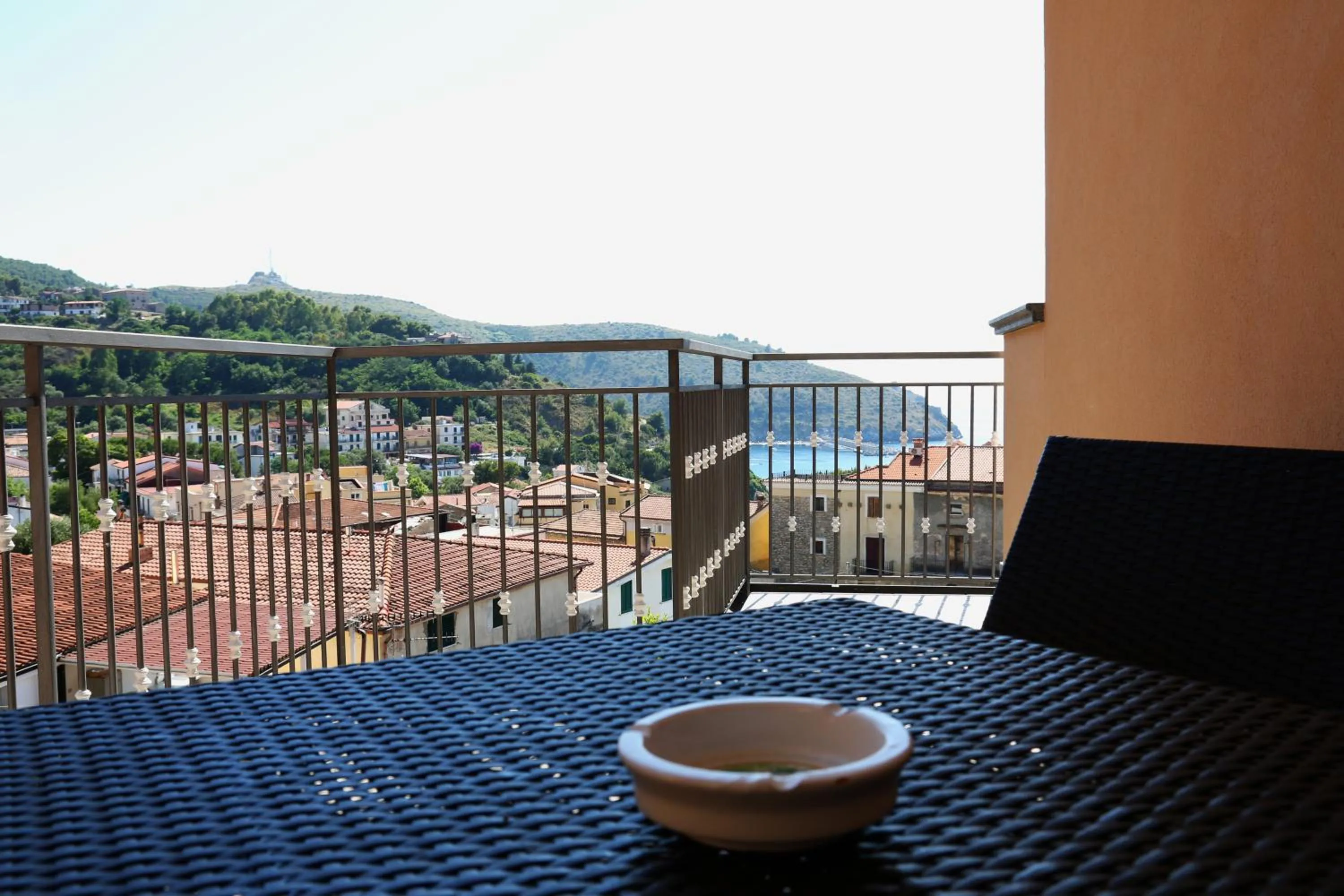 Balcony/Terrace in Meublé Leonetti