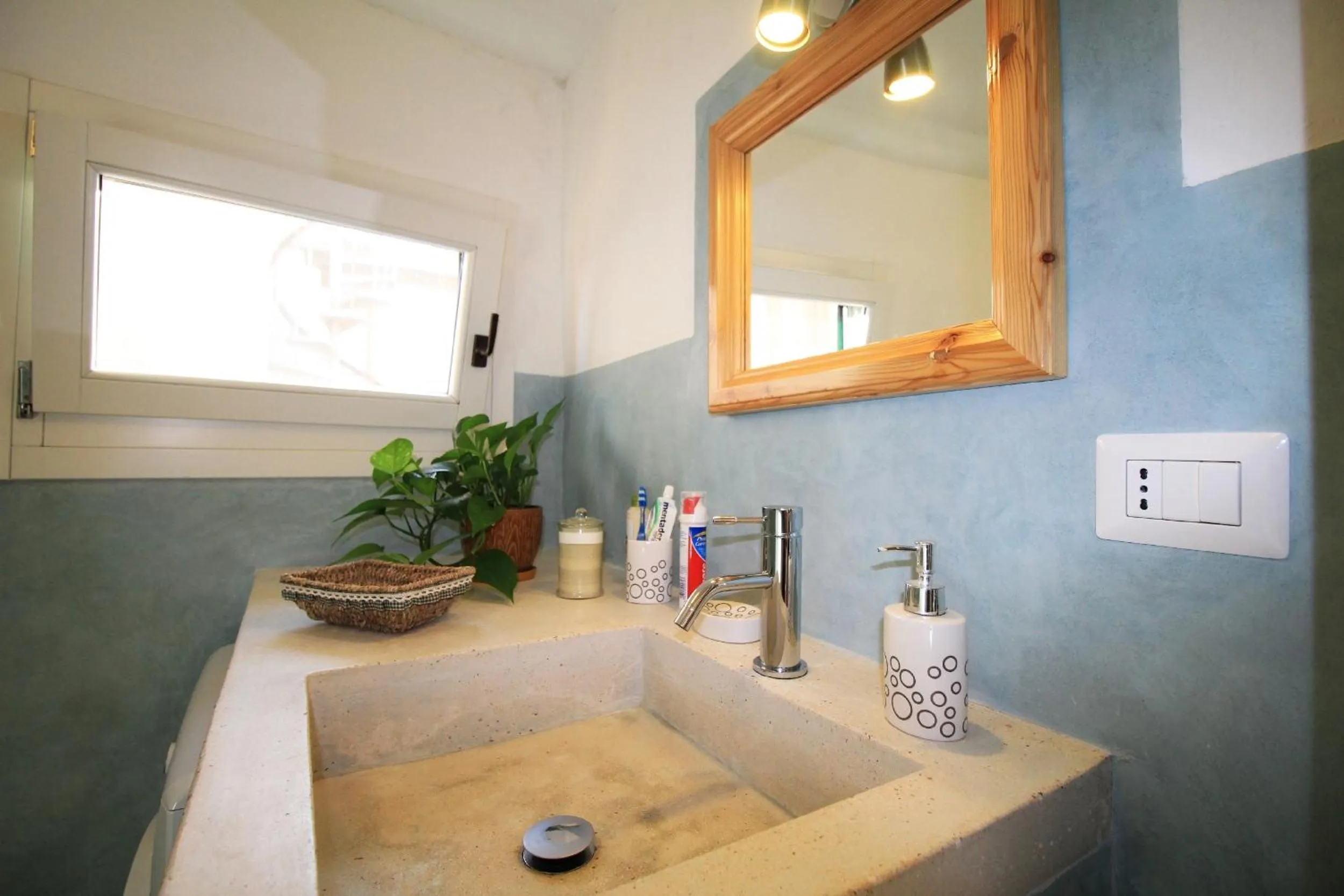 Shower in Dimora San Leuci by LoveSud