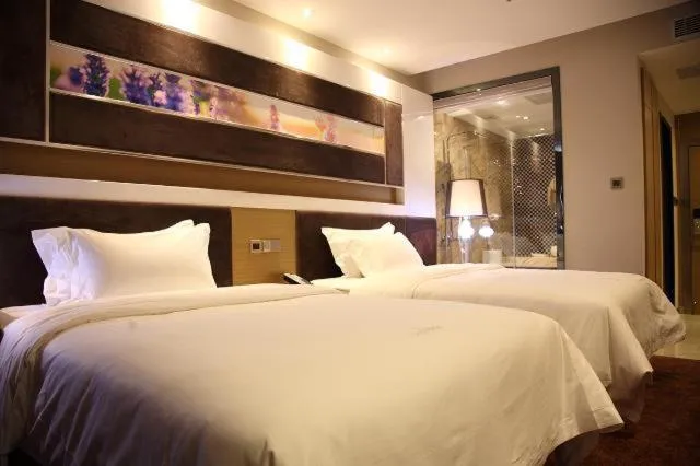 Photo of the whole room, Bed in Lavande Hotel Zhanjiang Guomao
