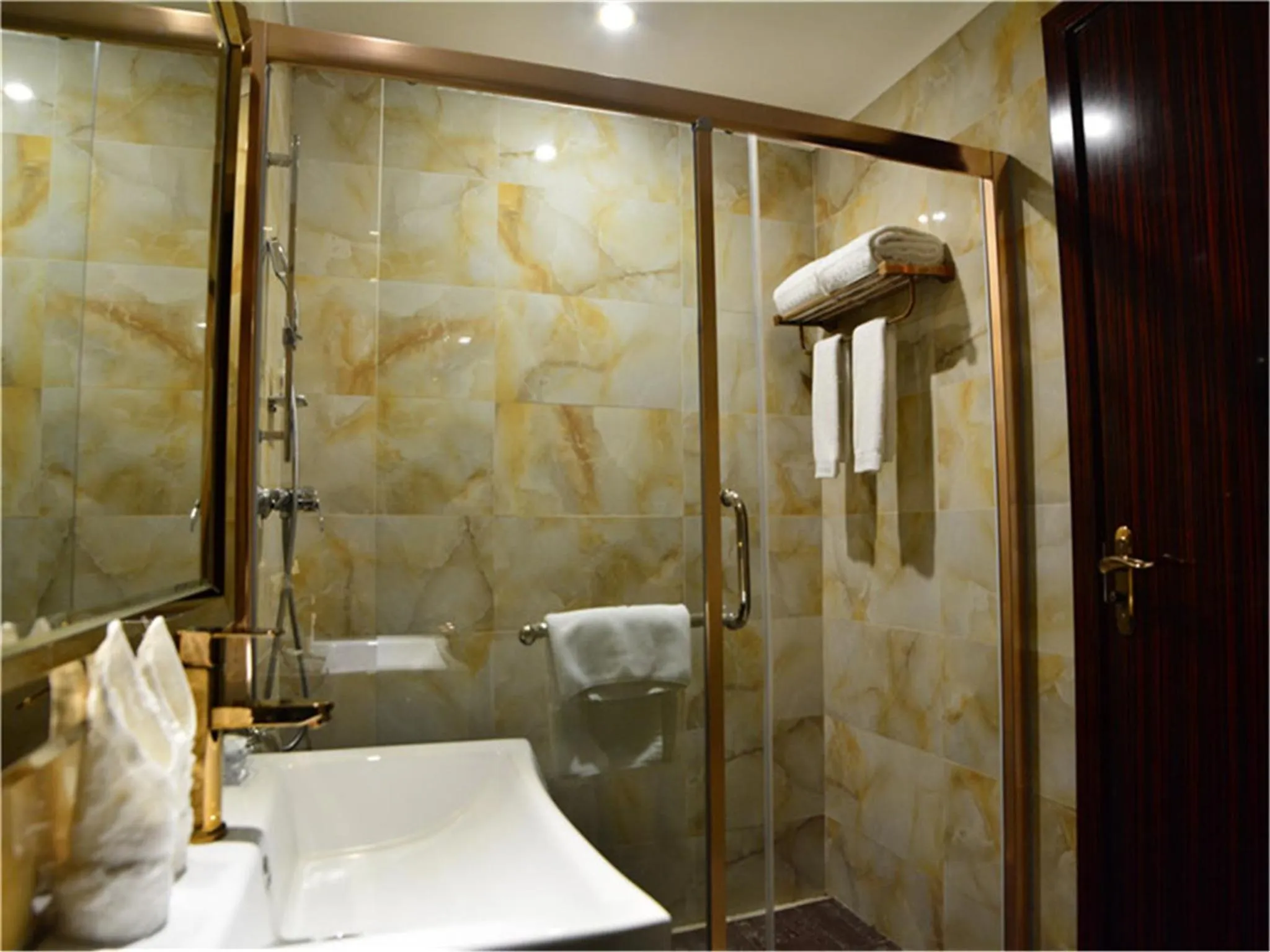 Bathroom in Lavande Hotel Wuhan Railway Station