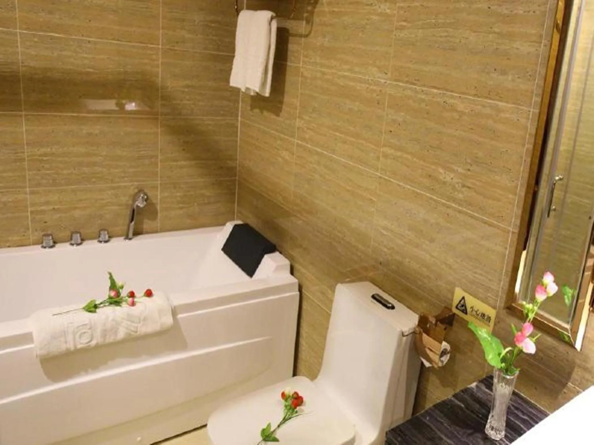 Bathroom in Lavande Hotel Wuhan Railway Station