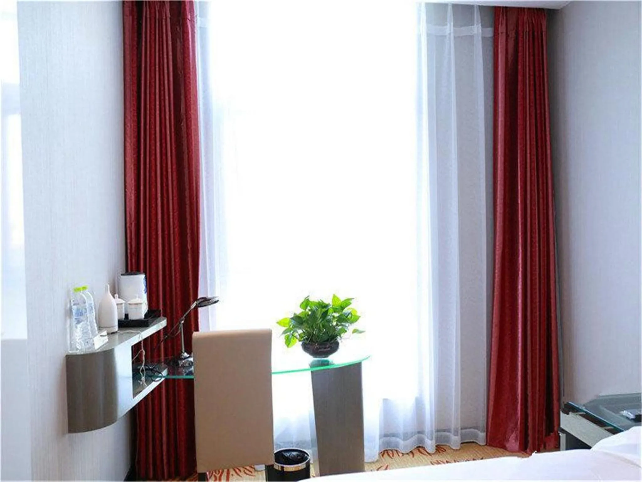 Decorative detail, Bed in Lavande Hotel Beijing Tongzhou Guoyuan