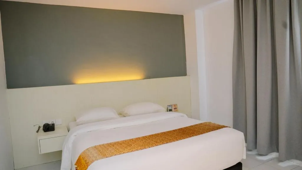 Bedroom, Bed in Sulthan Hotel Medan Powered by Archipelago