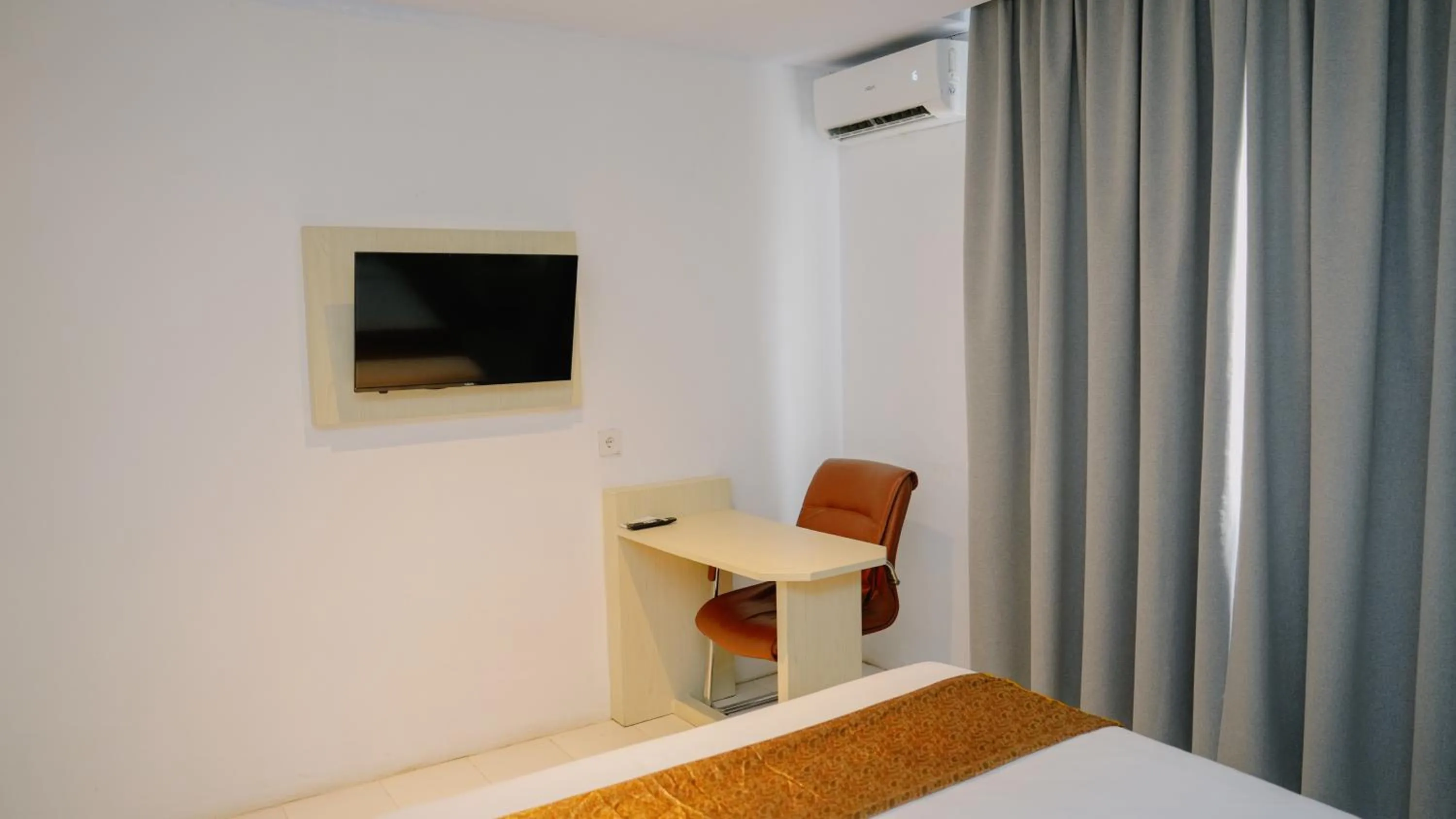 Bedroom in Sulthan Hotel Medan Powered by Archipelago