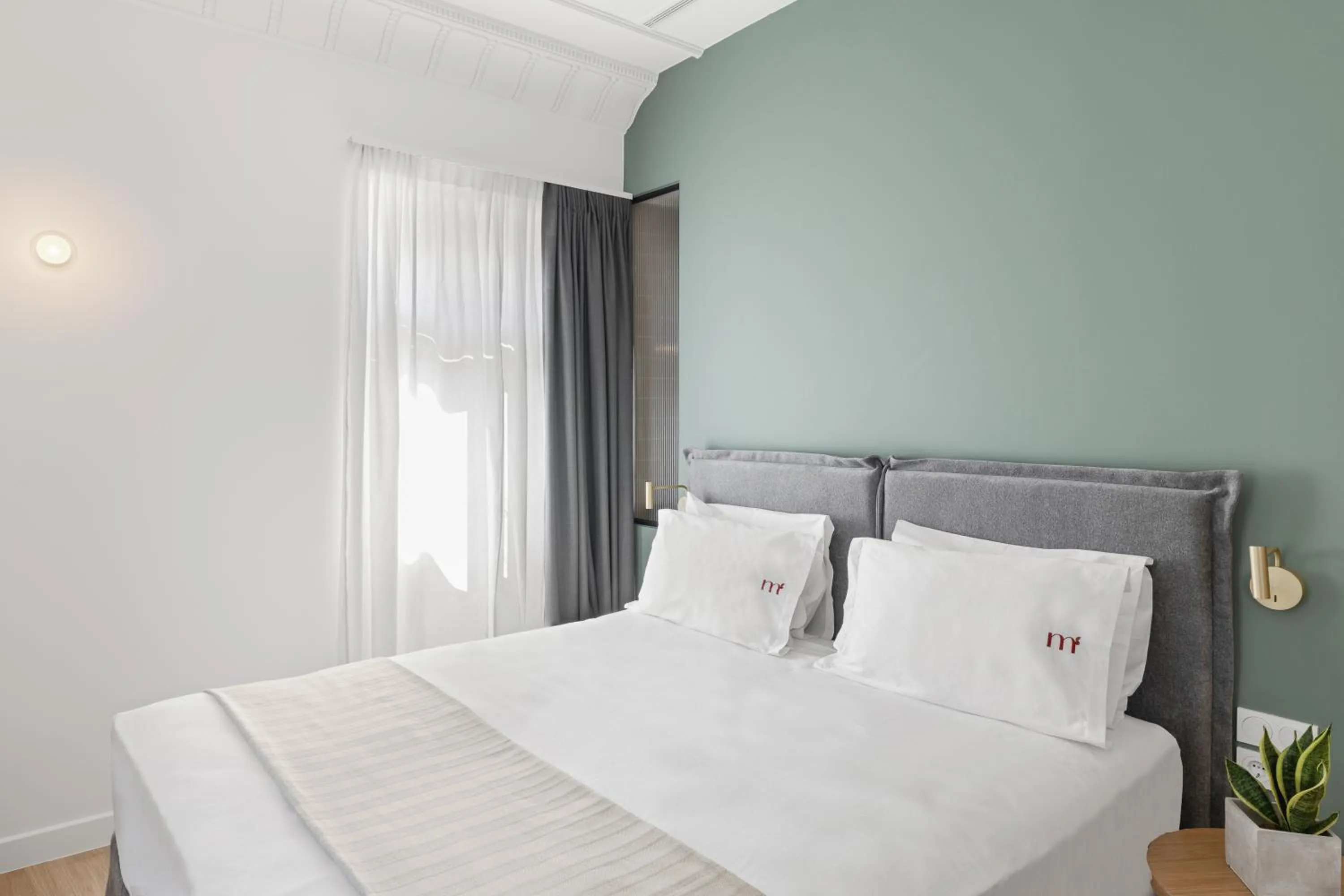 Bed in Morus Acropolis Boutique Hotel