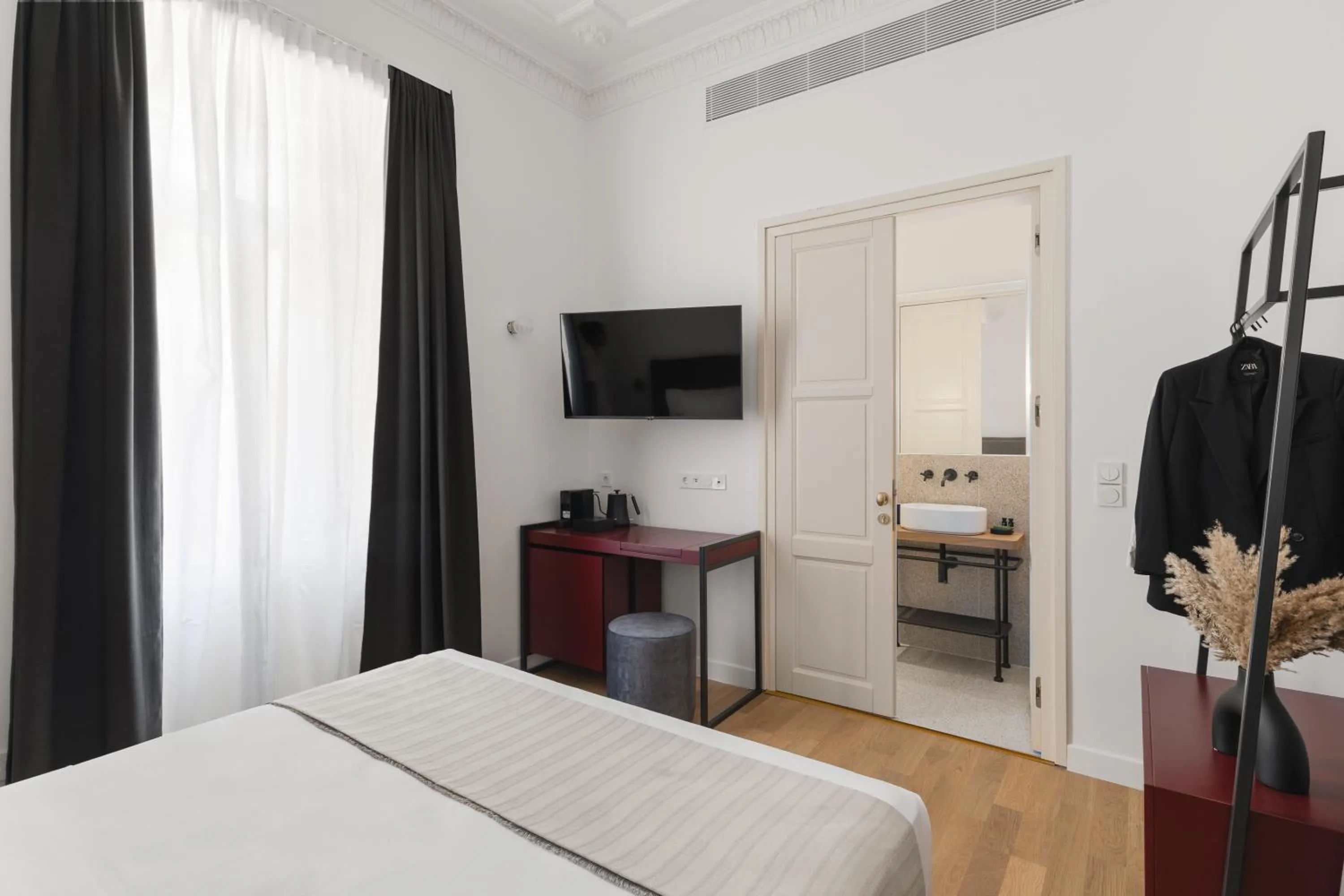 Bed in Morus Acropolis Boutique Hotel