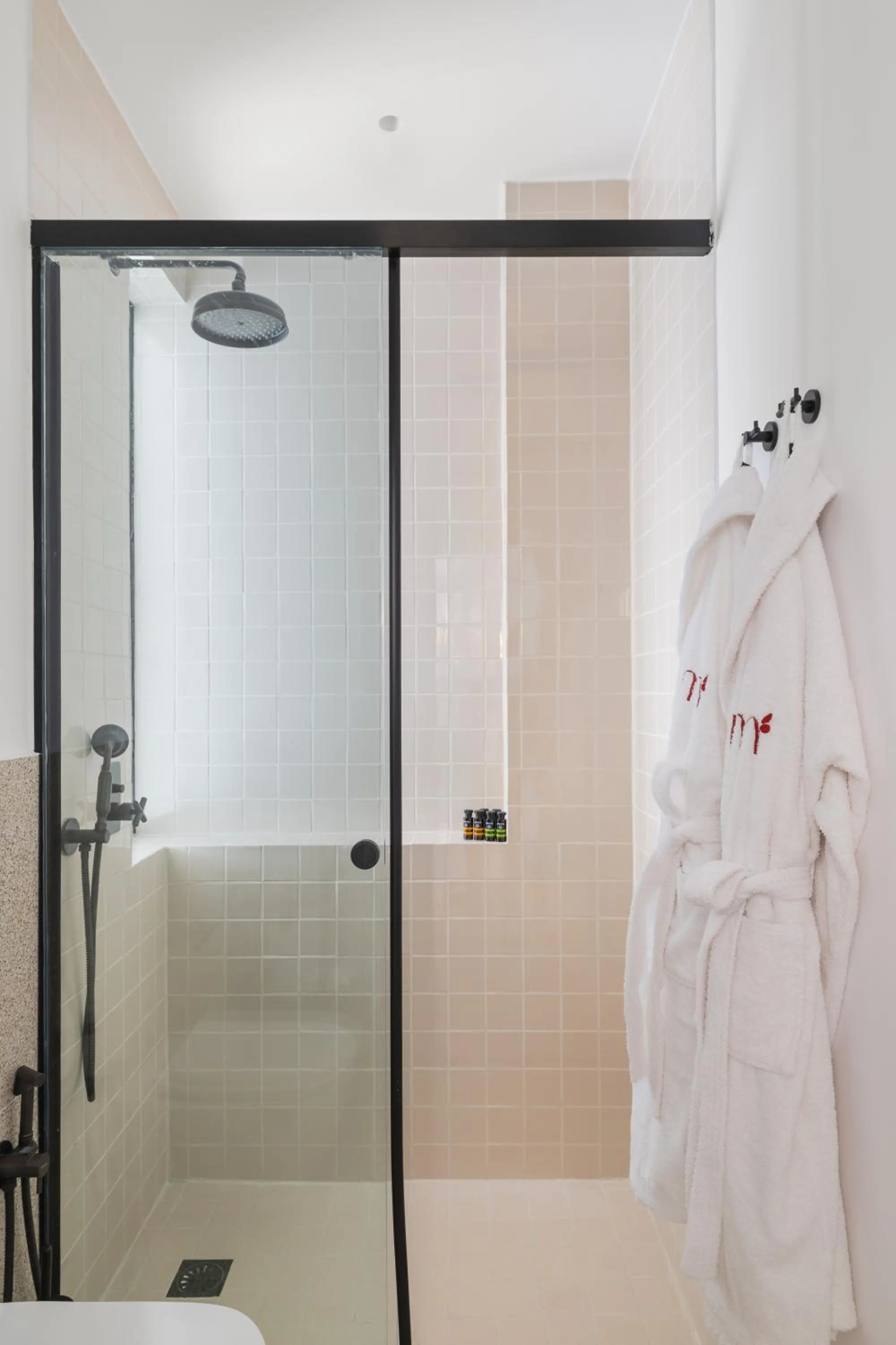 Shower in Morus Acropolis Boutique Hotel