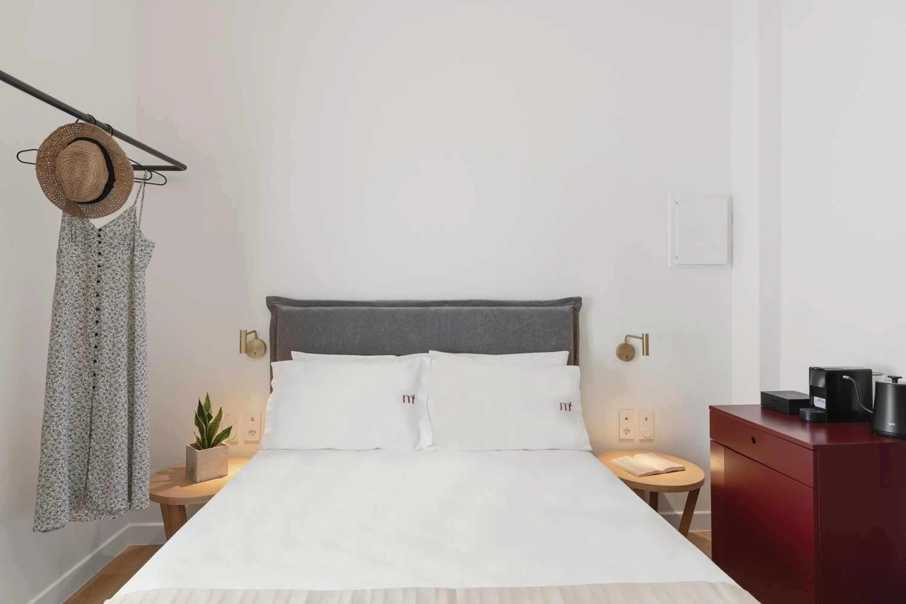 Bed in Morus Acropolis Boutique Hotel