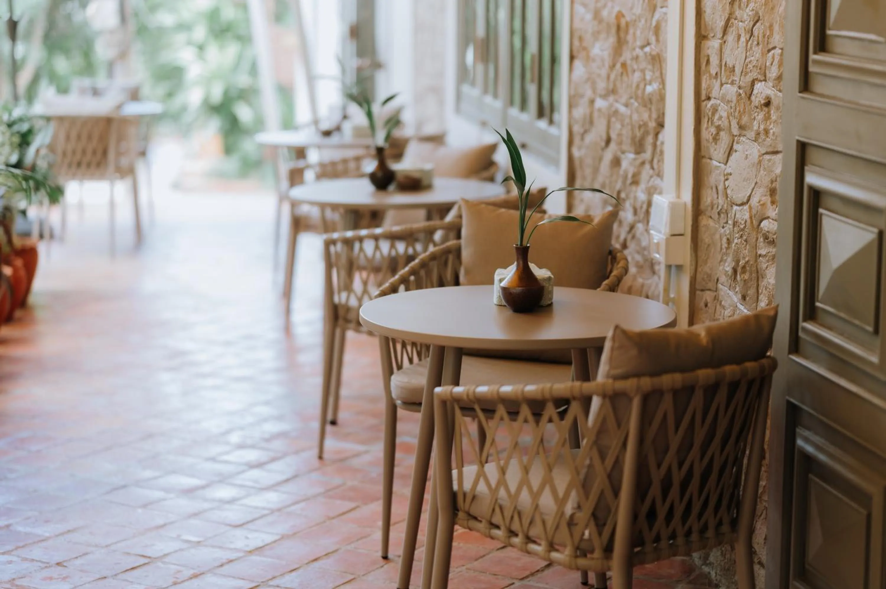 Restaurant/places to eat in SamaiLaos Residence