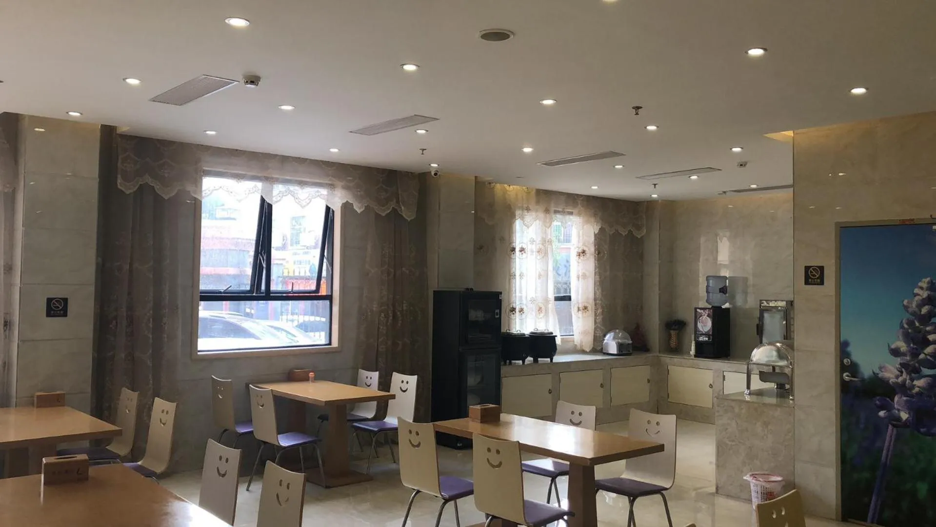 Restaurant/places to eat in Lavande Hotel Shantou Chenghai Branch