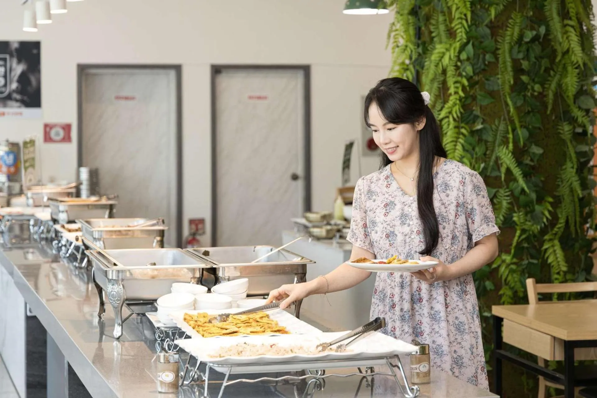 Restaurant/places to eat in Hotel Wooin