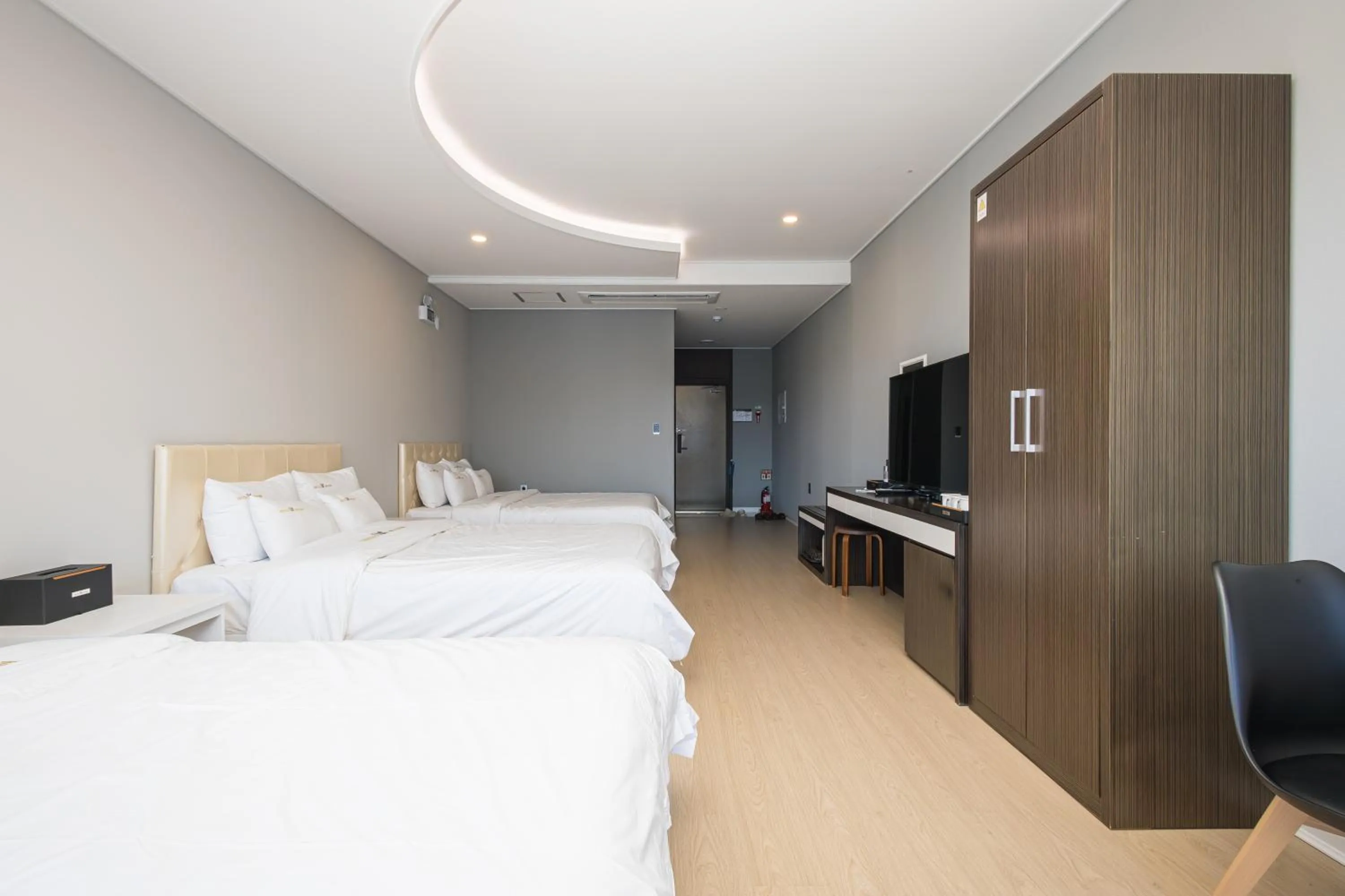 TV and multimedia, Bed in Hotel Wooin