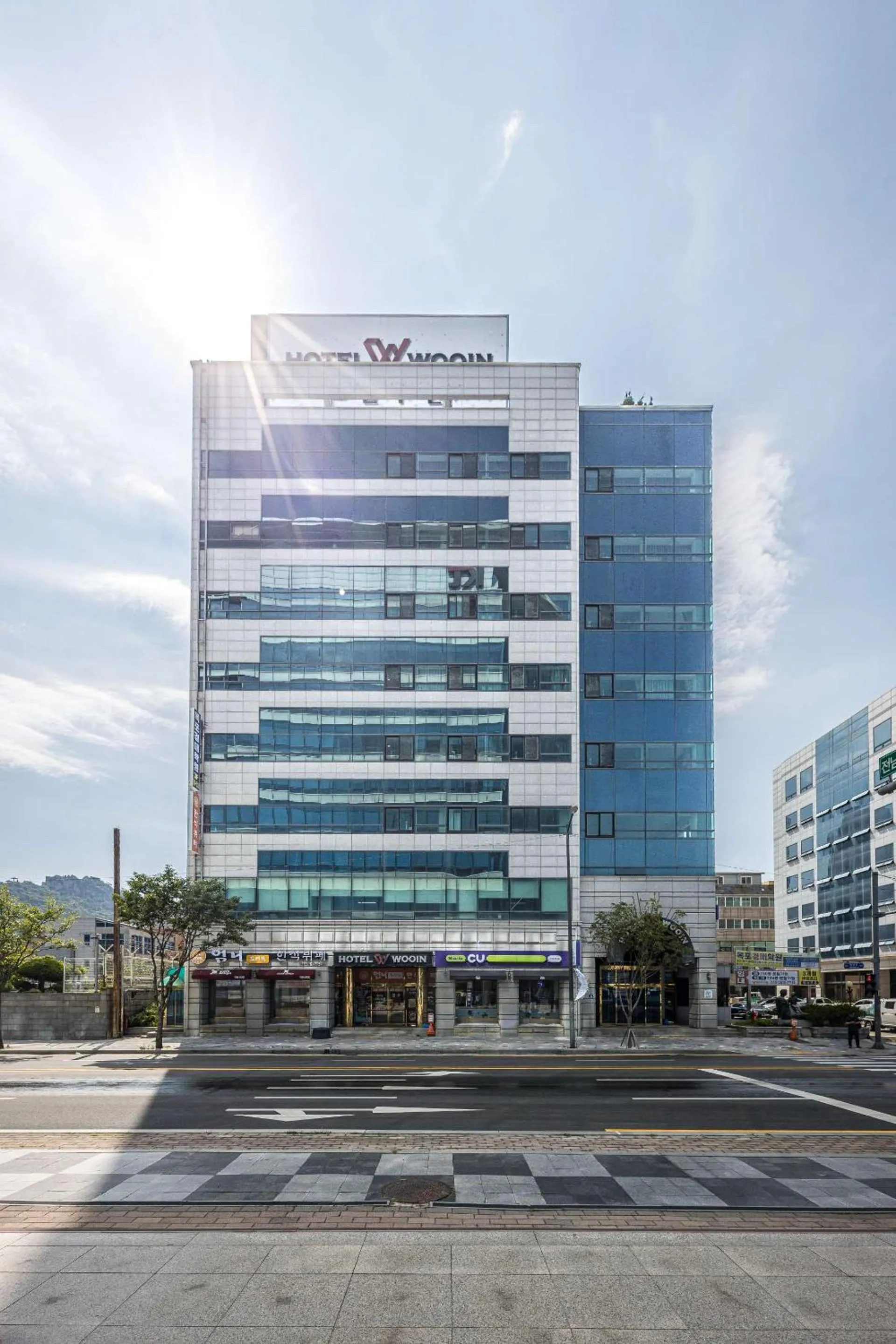 Facade/entrance in Hotel Wooin