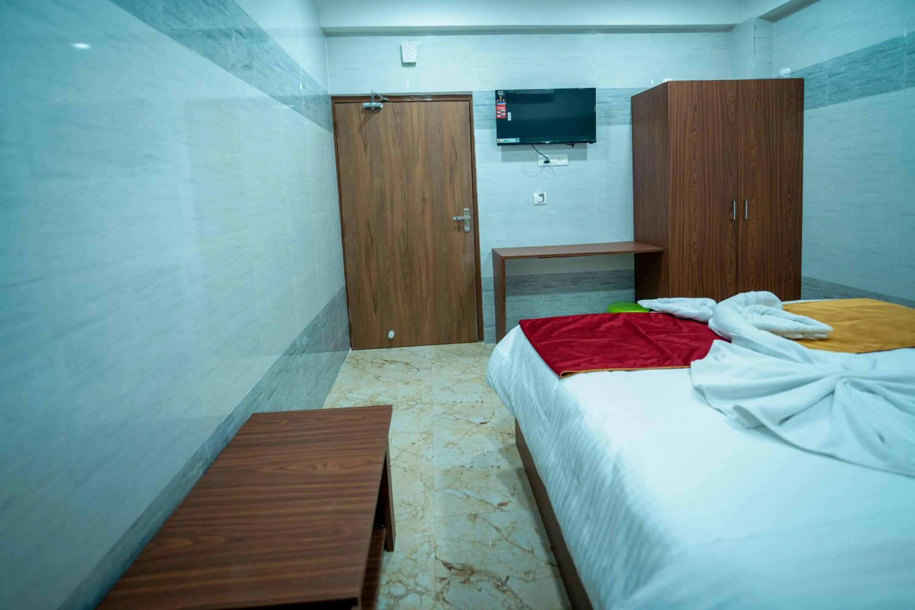 View (from property/room), Bed in Hotel Mirka Plaza