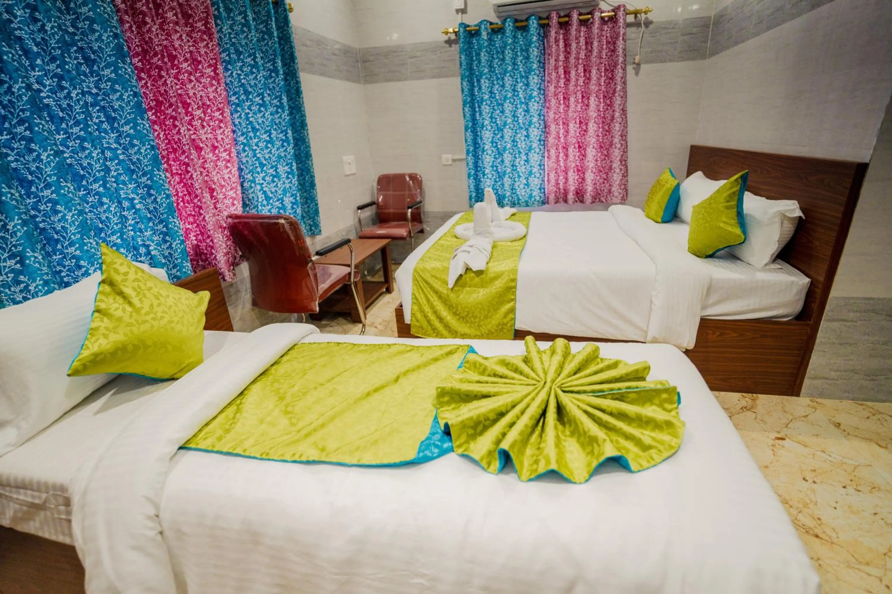 View (from property/room), Bed in Hotel Mirka Plaza