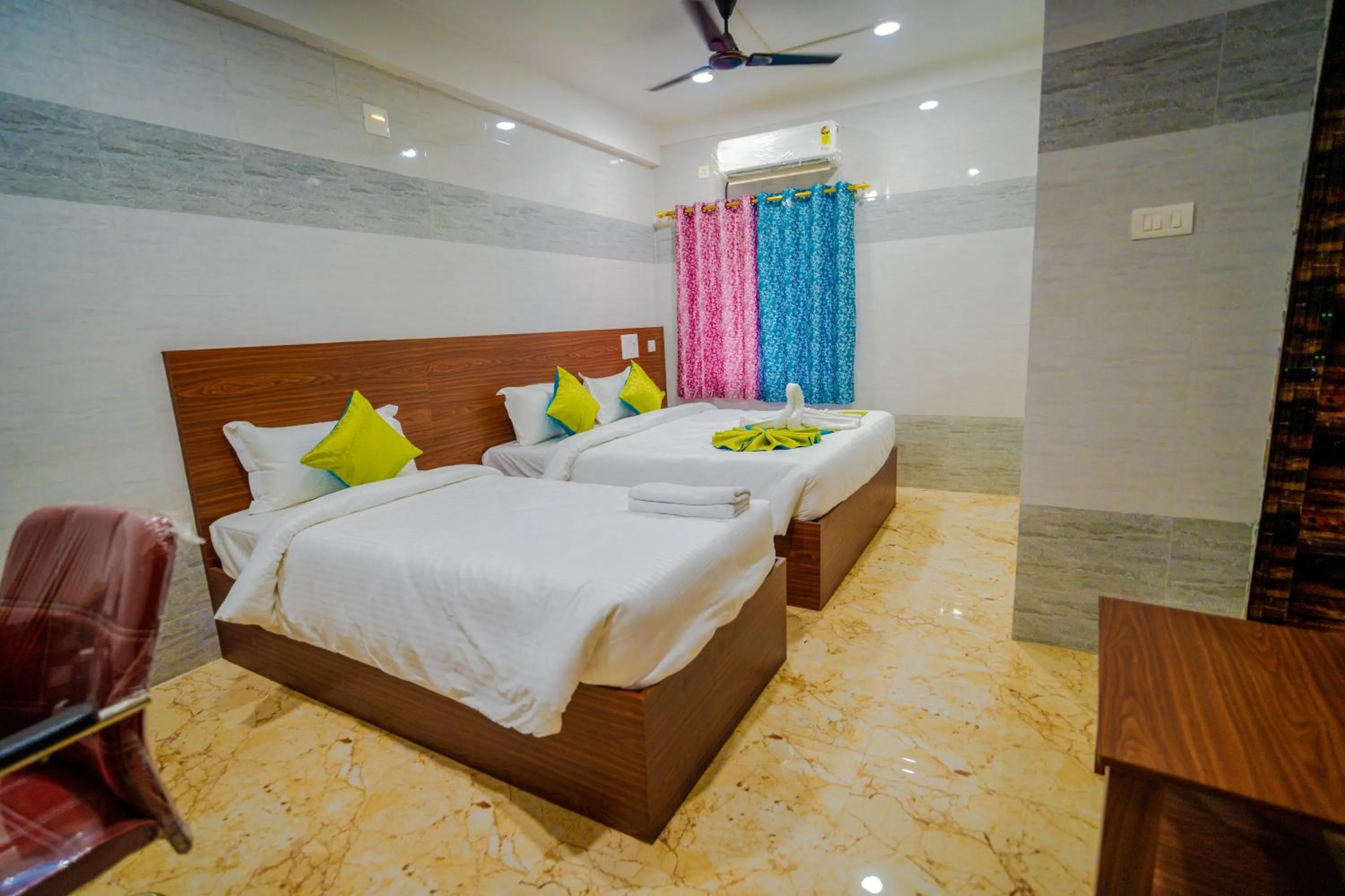 View (from property/room), Bed in Hotel Mirka Plaza