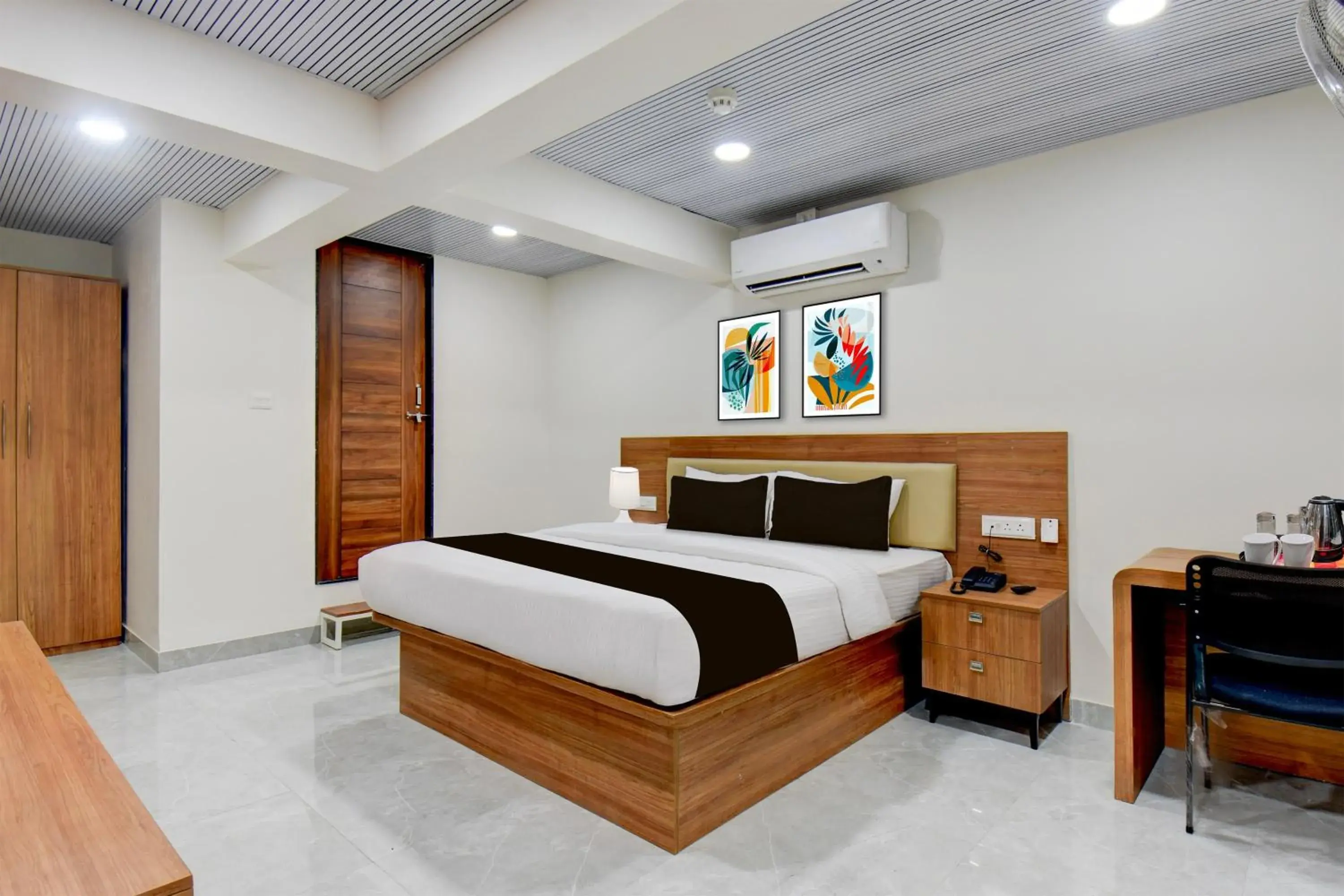 Classic Triple Room - single occupancy in Super Hotel O Pune Kasarwadi Railway Station Classic Triple Room - single occupancy in Super Hotel O Pune Kasarwadi Railway Station