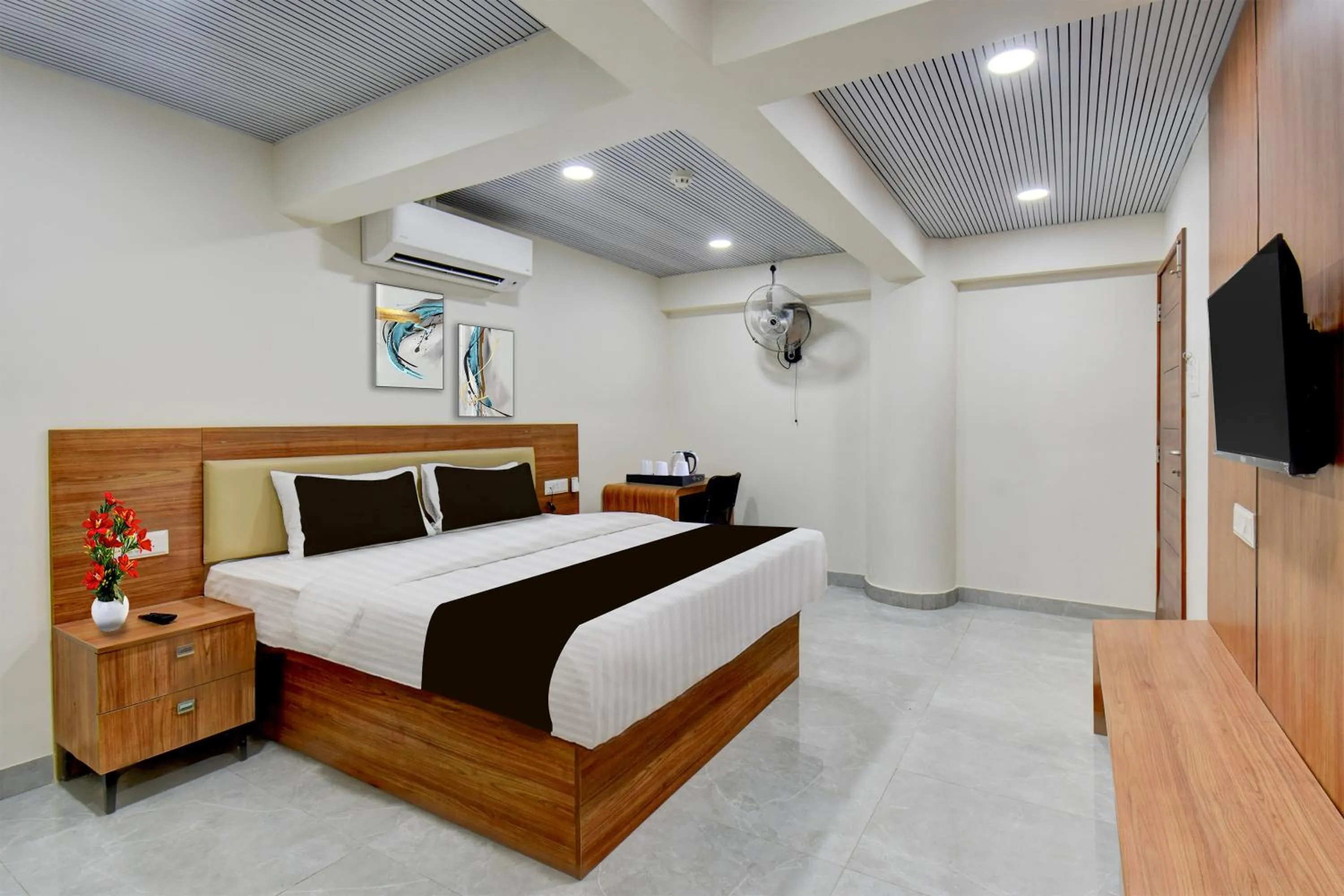 Super Hotel O Pune Kasarwadi Railway Station