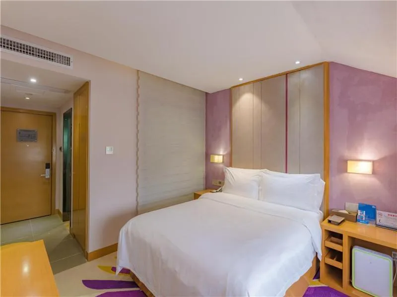 Bed in Lavande Hotel Zhuhai Gongbei Port Square