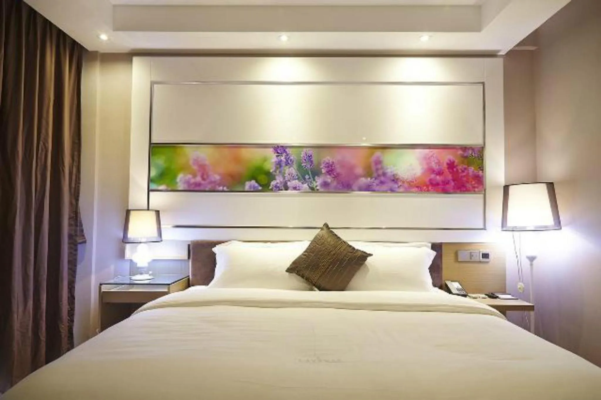 Bed in Lavande Hotel Zhuhai Gongbei Port Square
