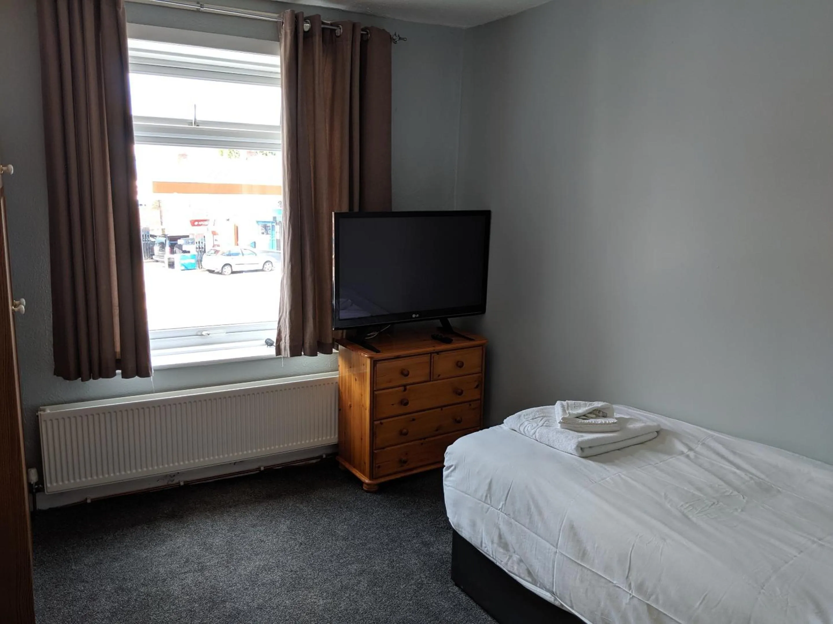 Bedroom, Bed in The Queens Head