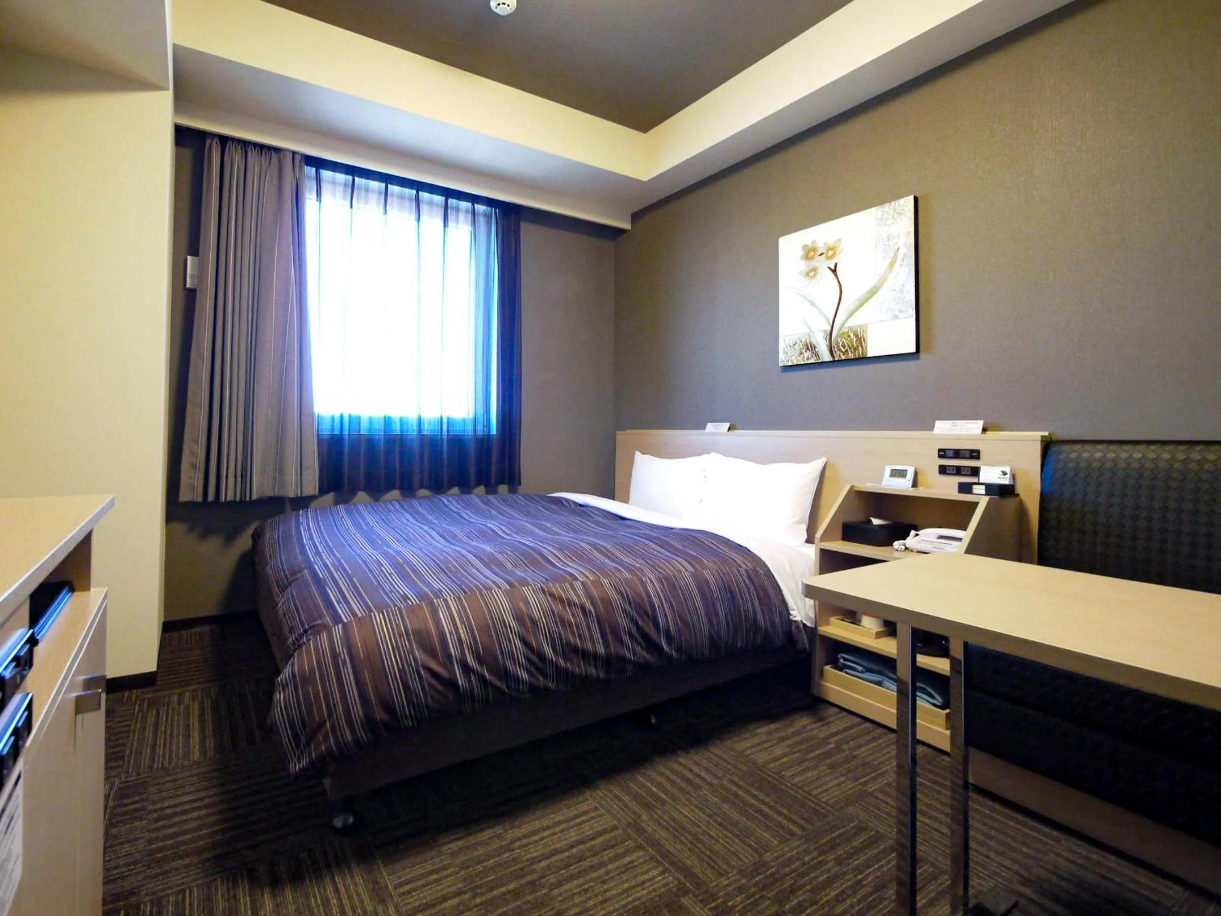 Bed in Hotel Route-inn Ebina Ekimae