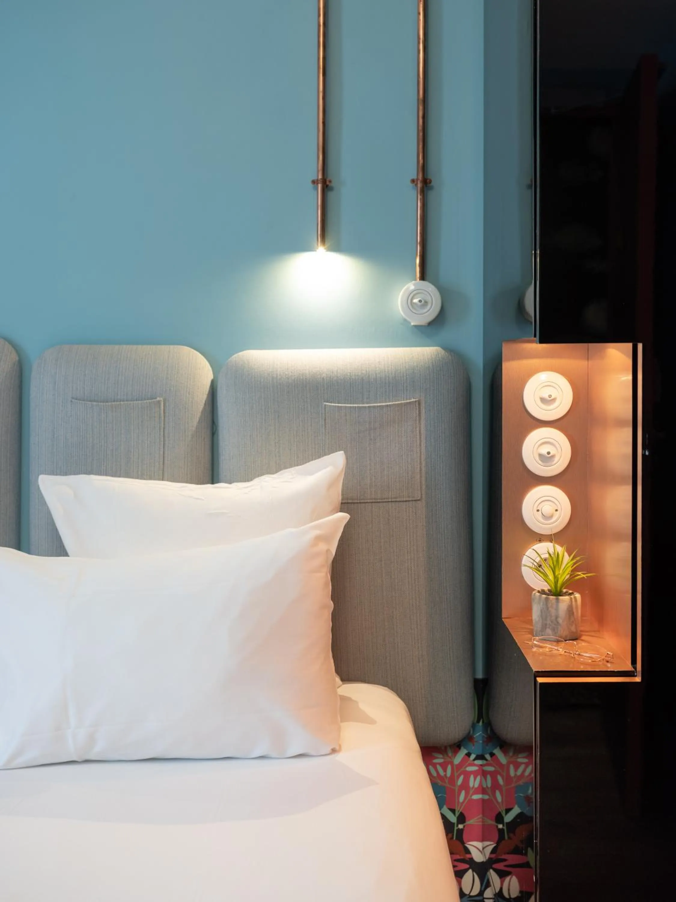 Bedroom, Bed in Hôtel Exquis