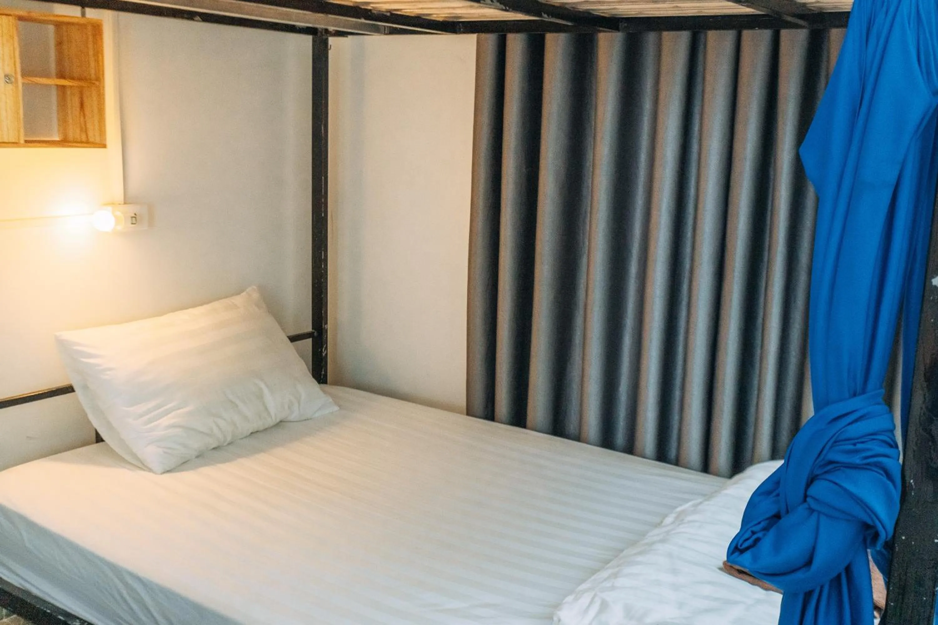 Bed in Green Riverside Cosy Home