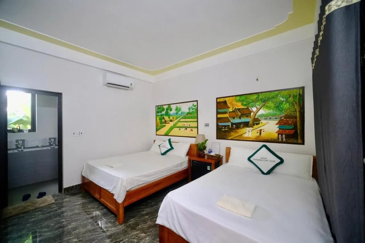 Bedroom, Bed in Green Riverside Cosy Home