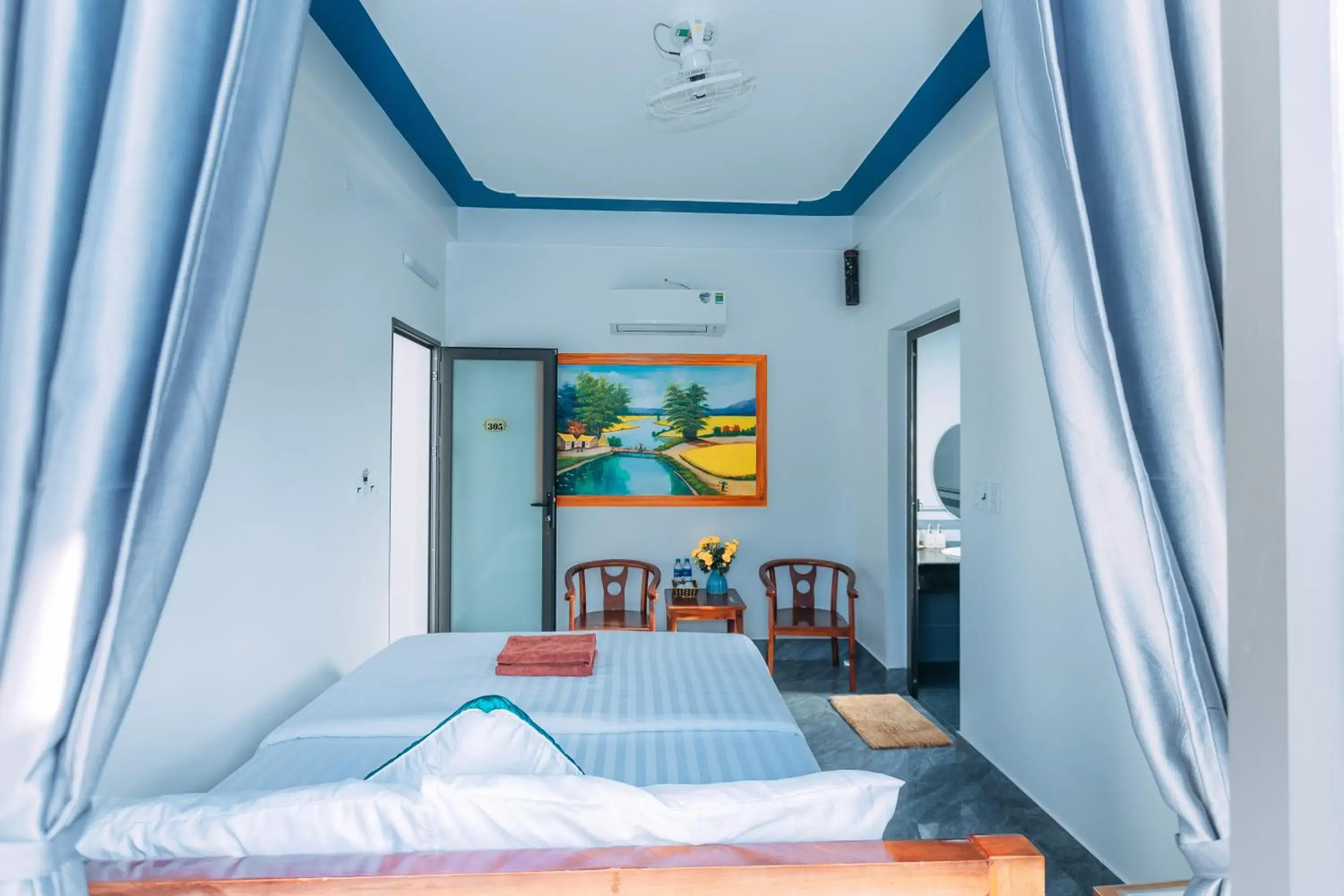 Double Room with Mountain View in Green Riverside Cosy Home Double Room with Mountain View in Green Riverside Cosy Home