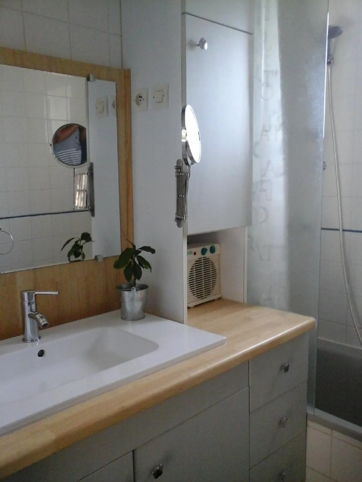 Bathroom in Chambre D'hôte De La Rotterie